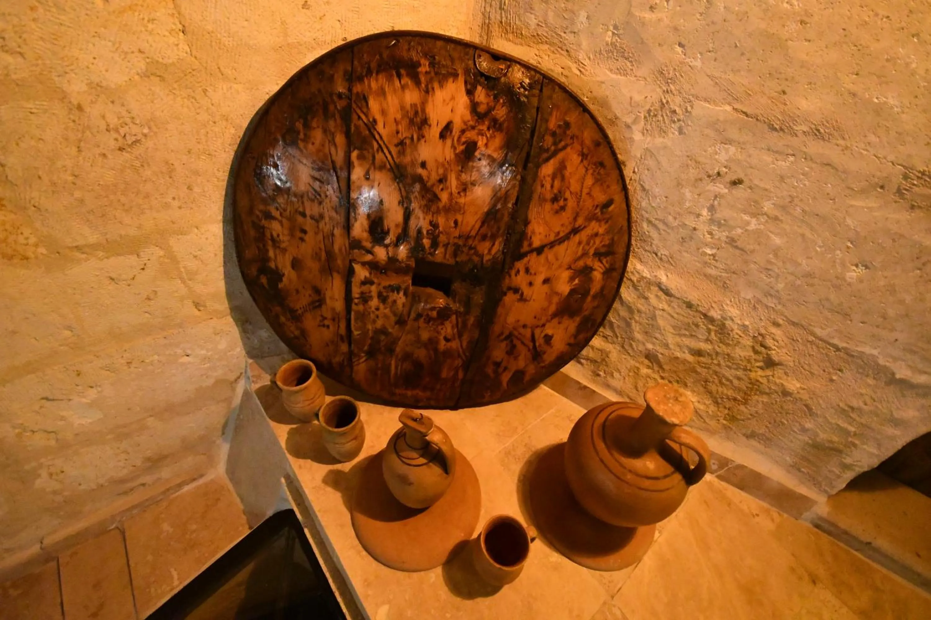 Inner courtyard view in Shadow Cave House