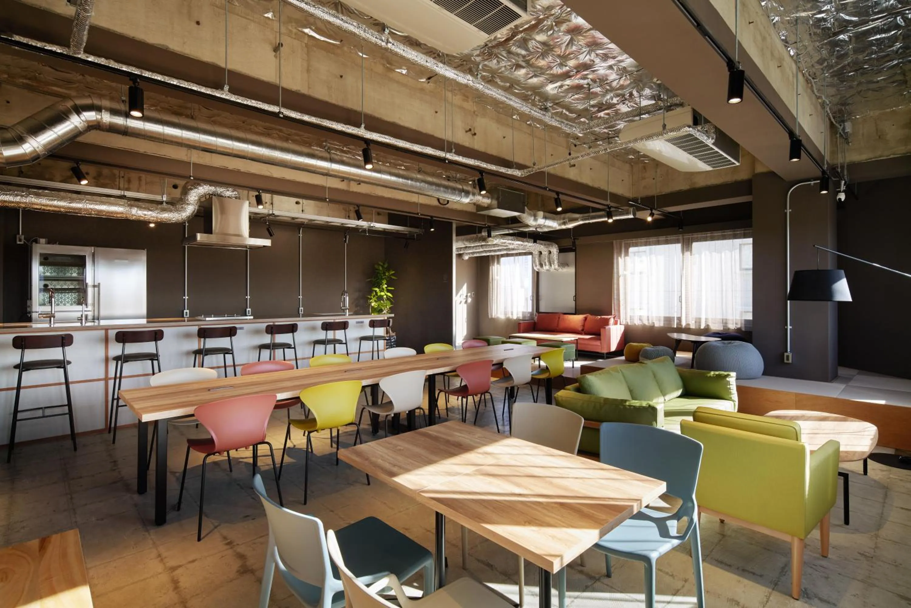 Communal lounge/ TV room in UNPLAN Fukuoka