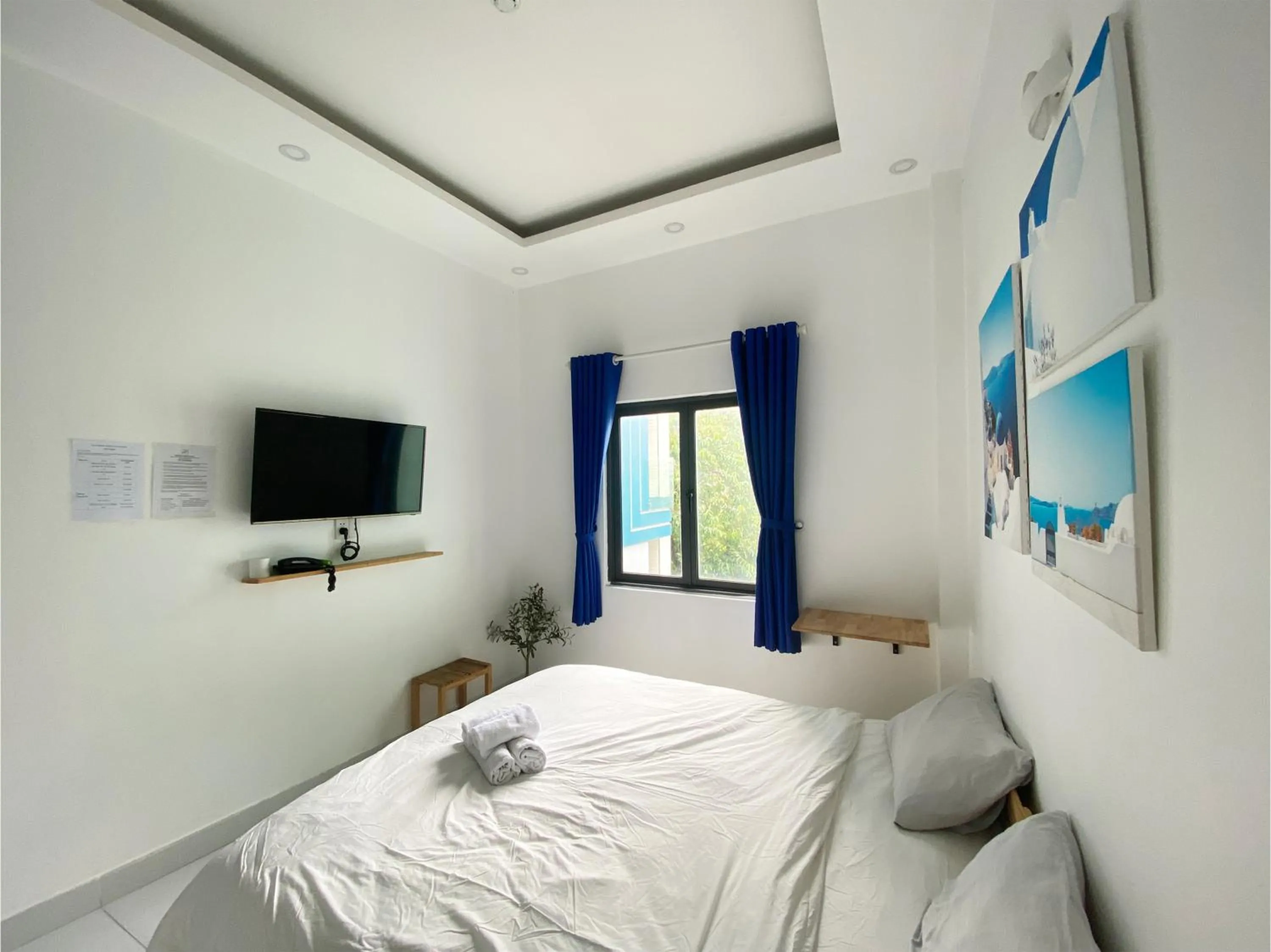 TV and multimedia, Bed in J&K Hotel