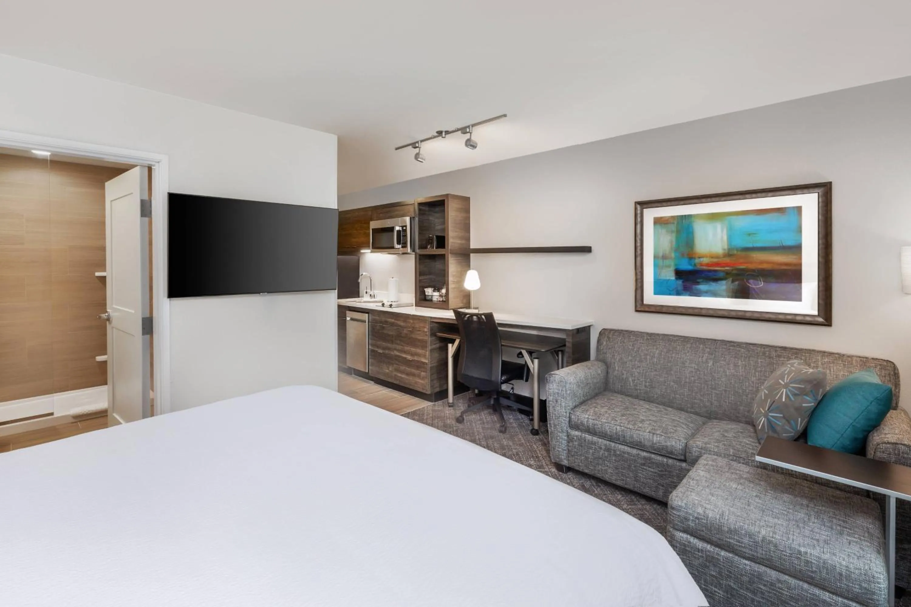 Photo of the whole room, Bed in TownePlace Suites by Marriott Austin Northwest The Domain Area
