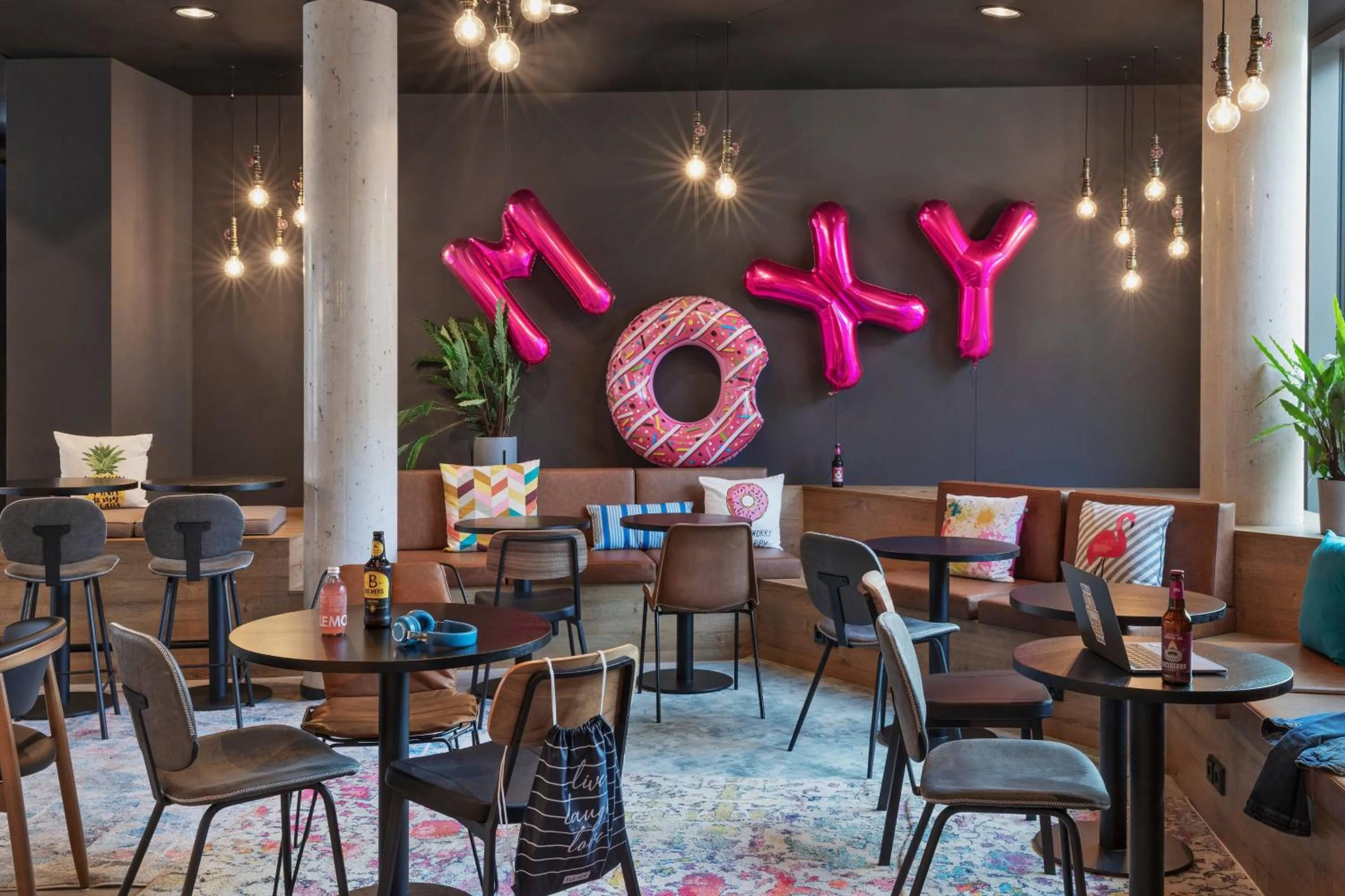 Lobby or reception in Moxy Hamburg Altona