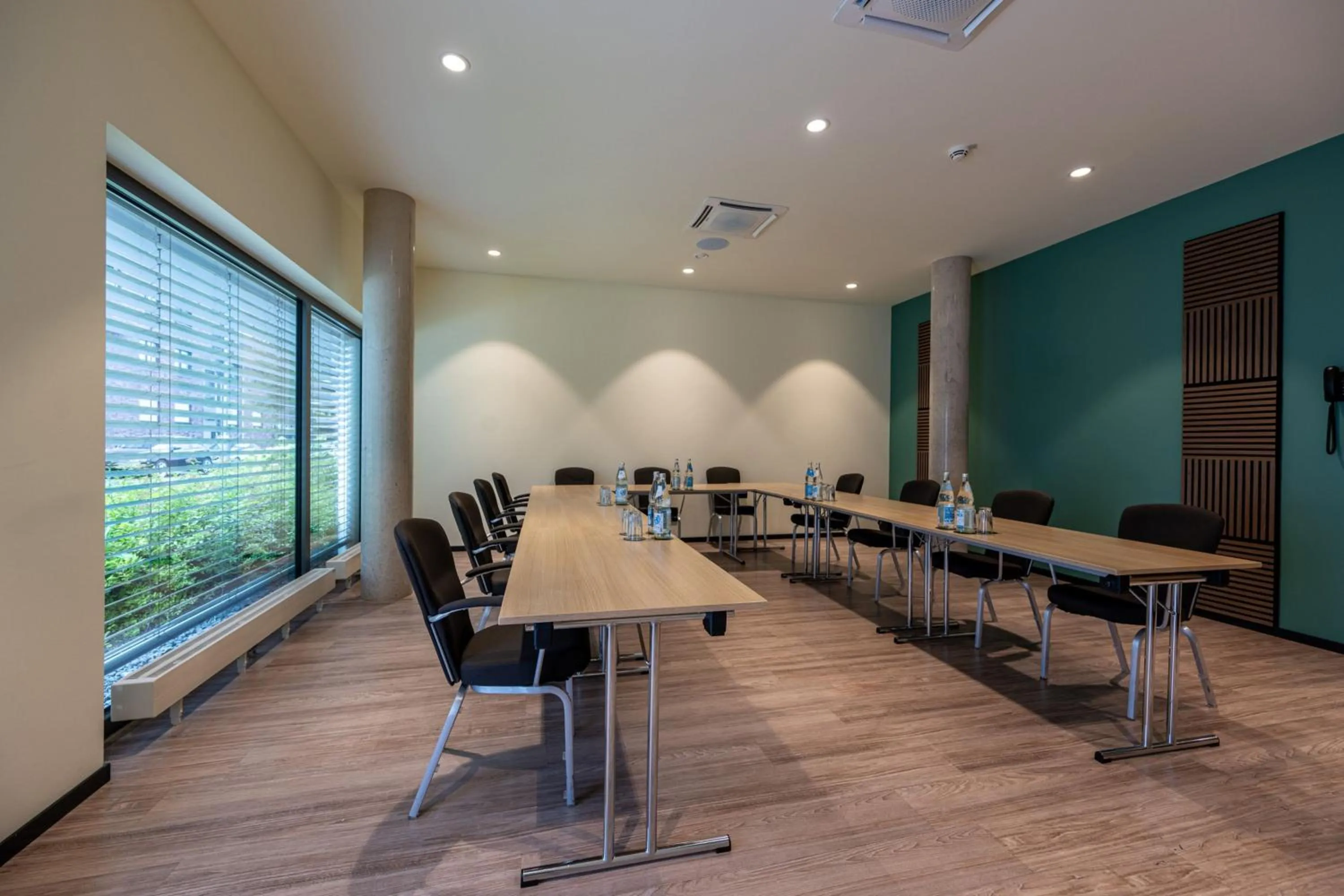 Meeting/conference room in Residence Inn by Marriott Hamburg Altona