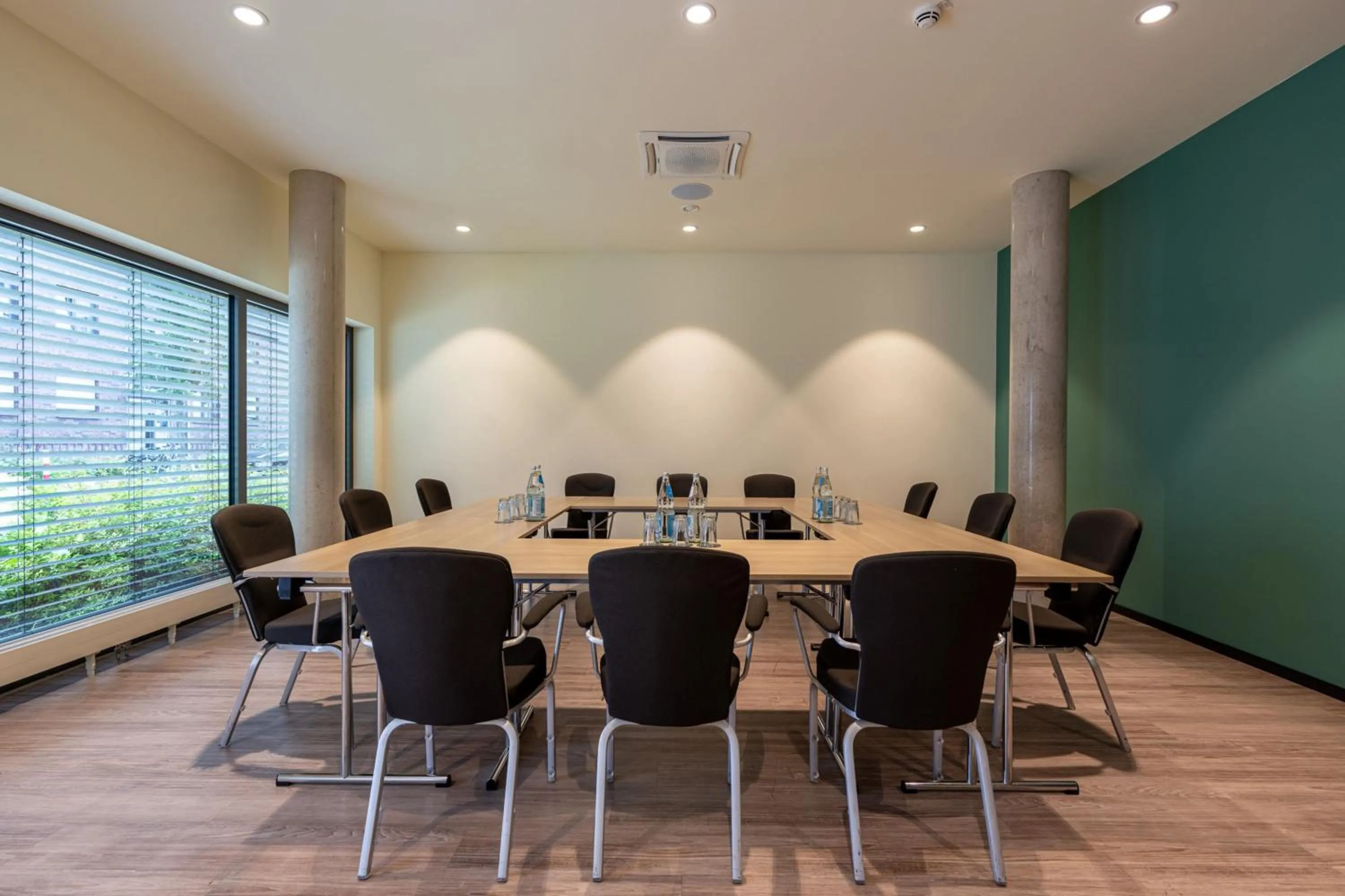 Meeting/conference room in Residence Inn by Marriott Hamburg Altona