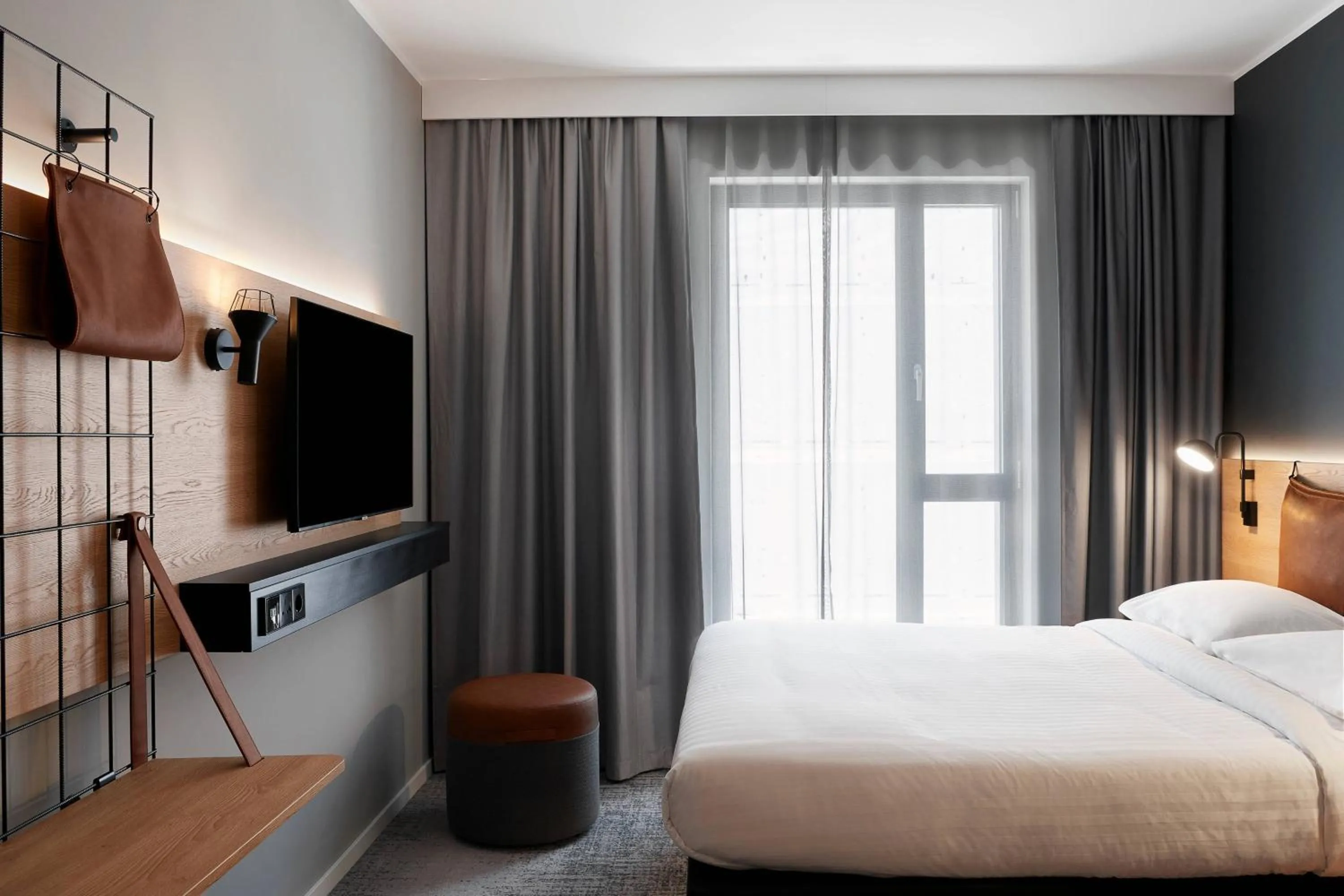 Photo of the whole room, Bed in Moxy Milton Keynes