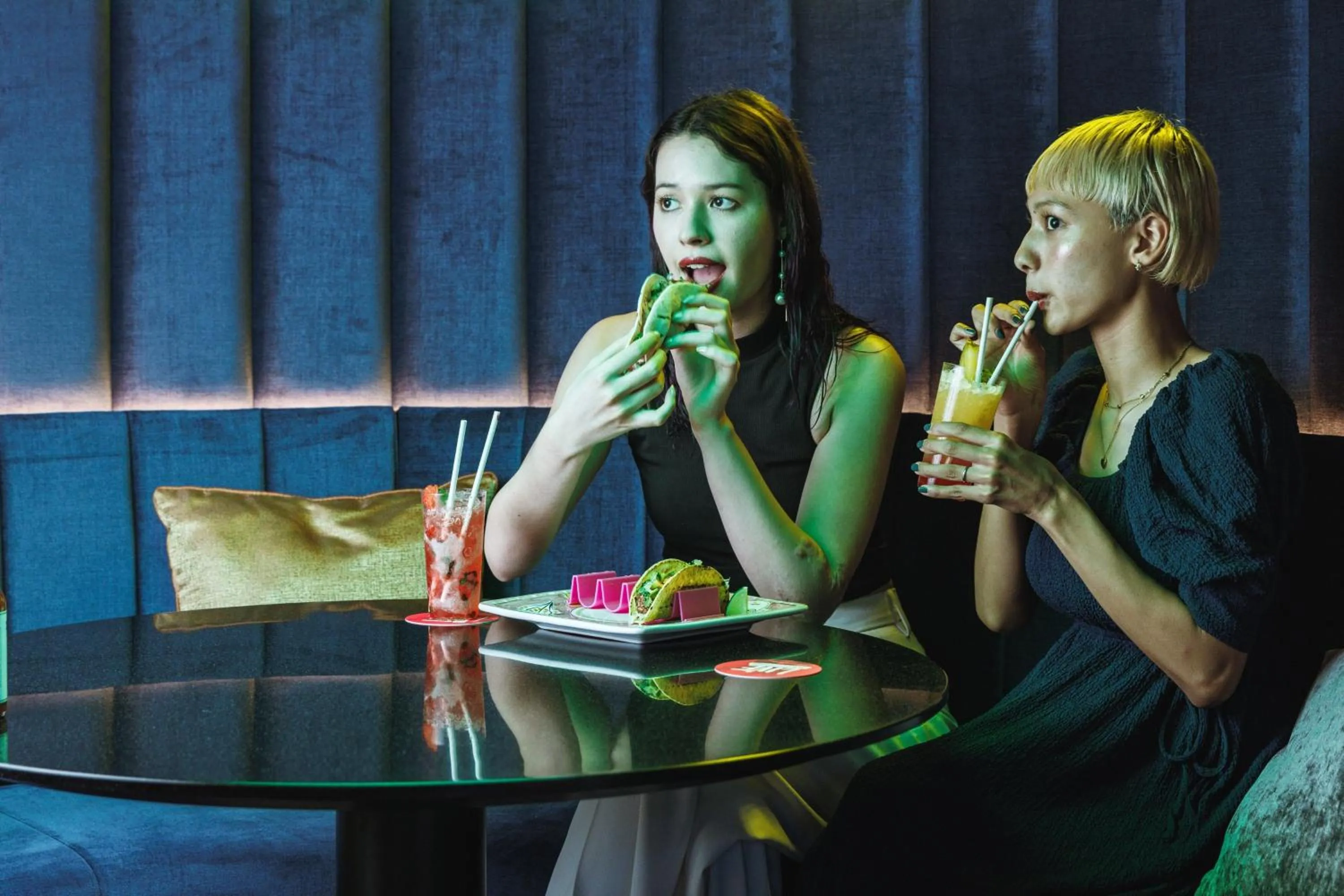 Lounge or bar in Aloft Osaka Dojima