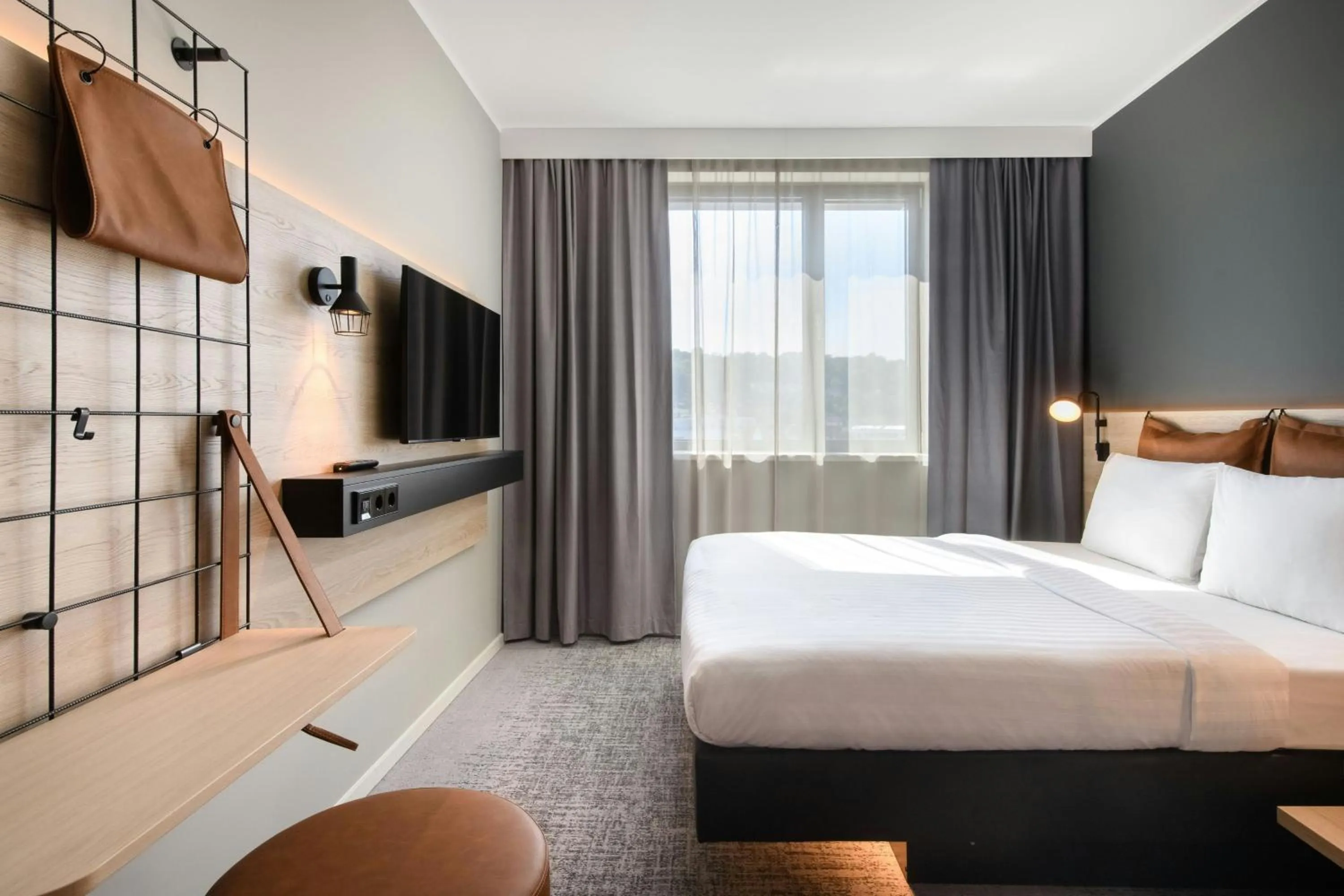 Photo of the whole room, Bed in Moxy Stuttgart Feuerbach