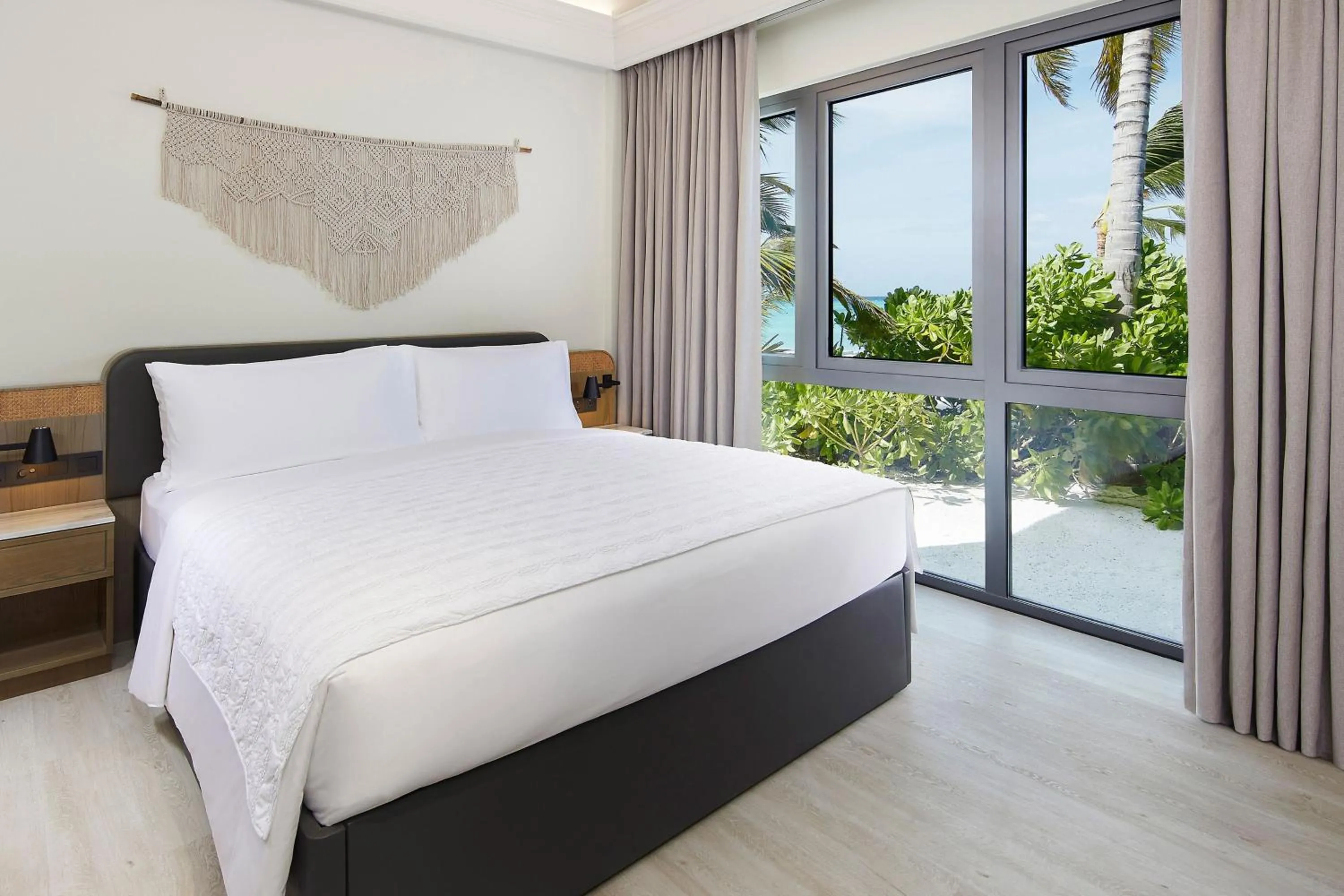 Other, Bed in Le Meridien Maldives Resort & Spa