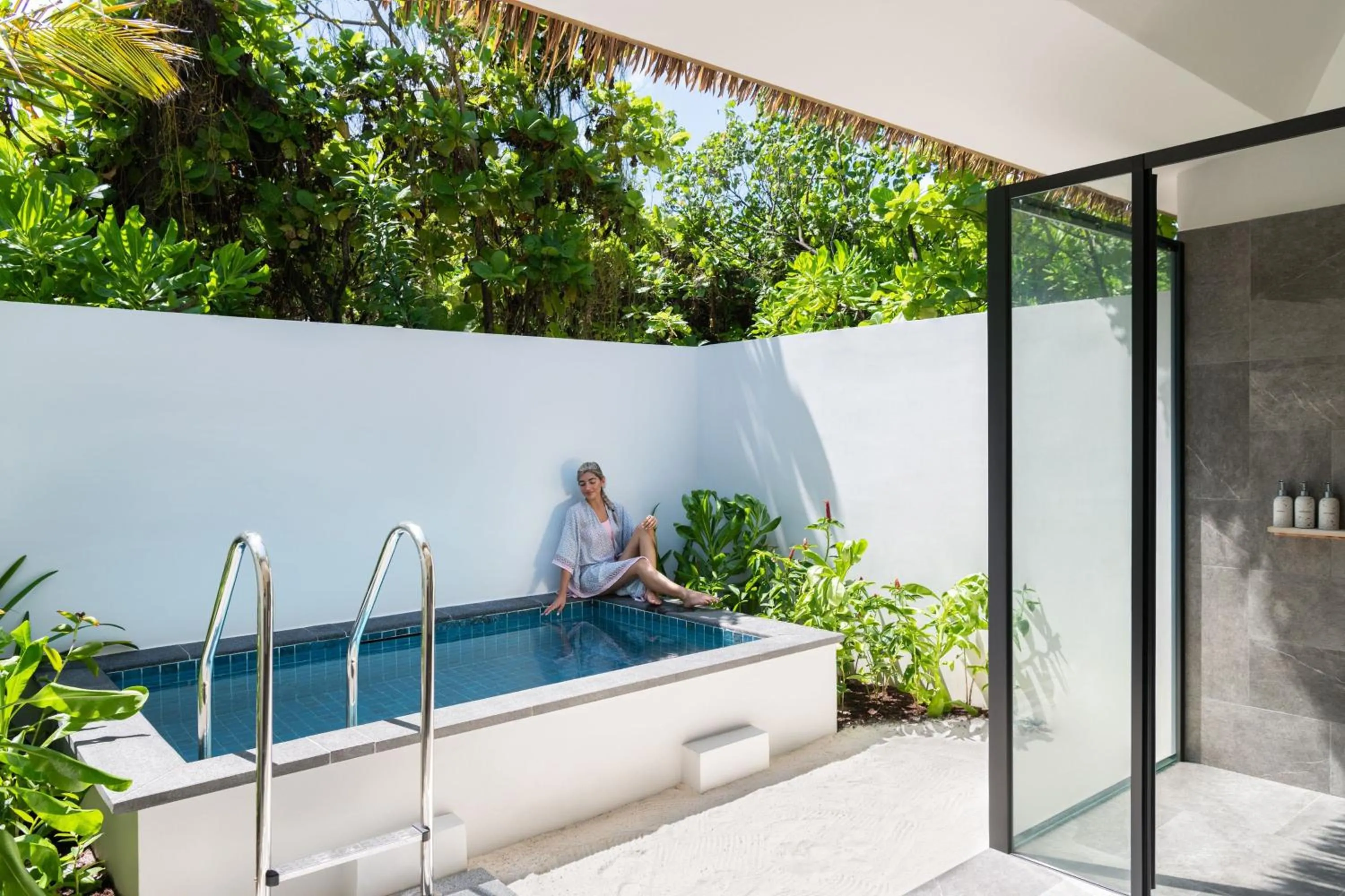 Swimming pool in Le Meridien Maldives Resort & Spa