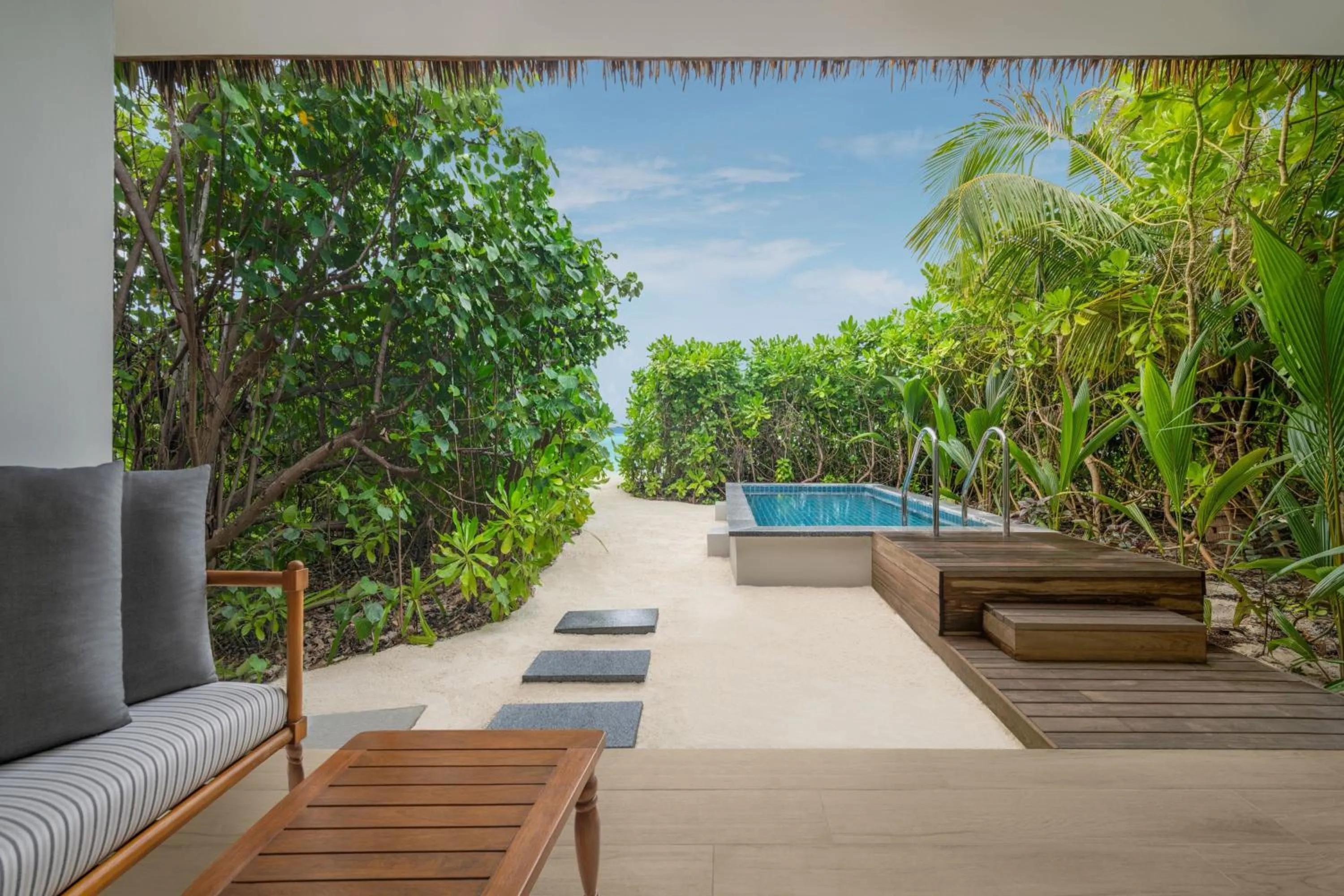 Swimming pool in Le Meridien Maldives Resort & Spa