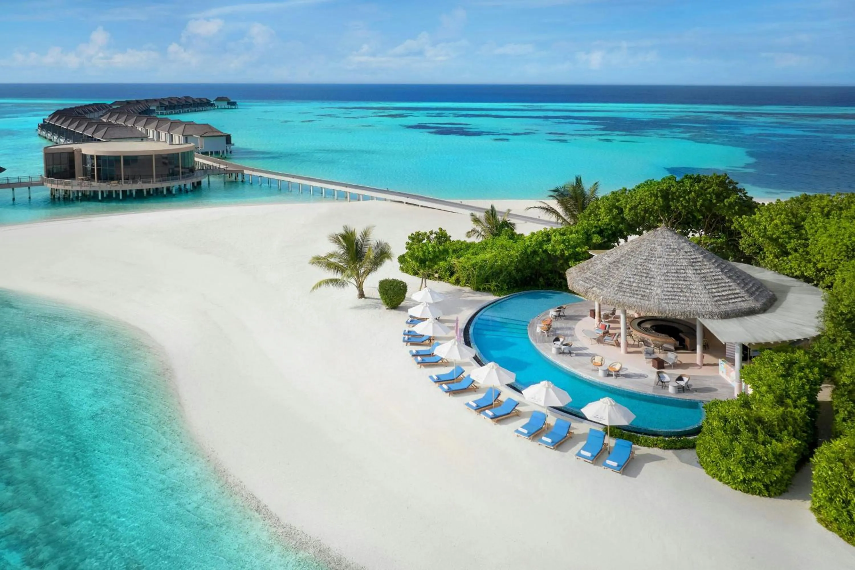 Restaurant/places to eat in Le Meridien Maldives Resort & Spa