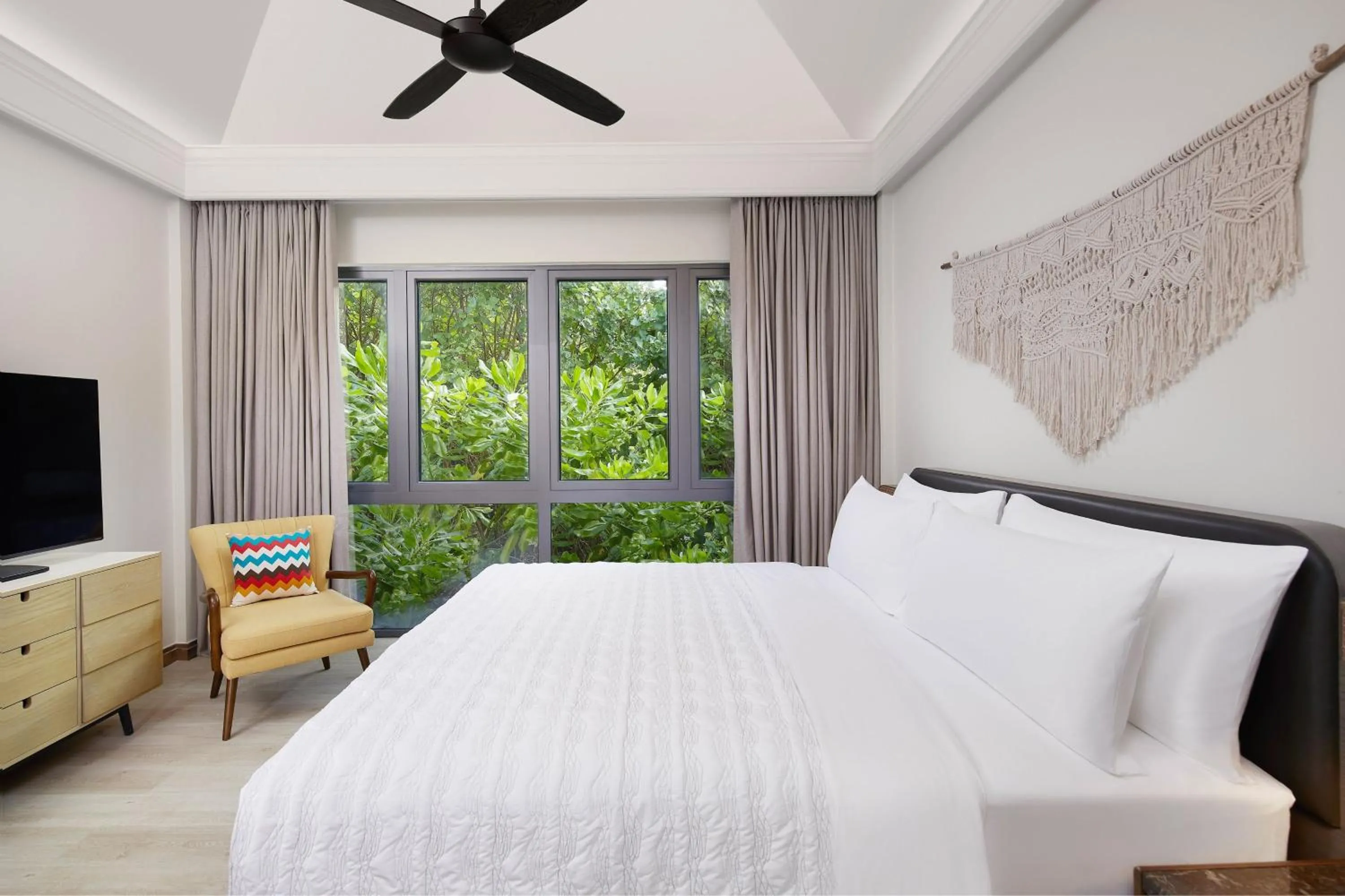 Other, Bed in Le Meridien Maldives Resort & Spa