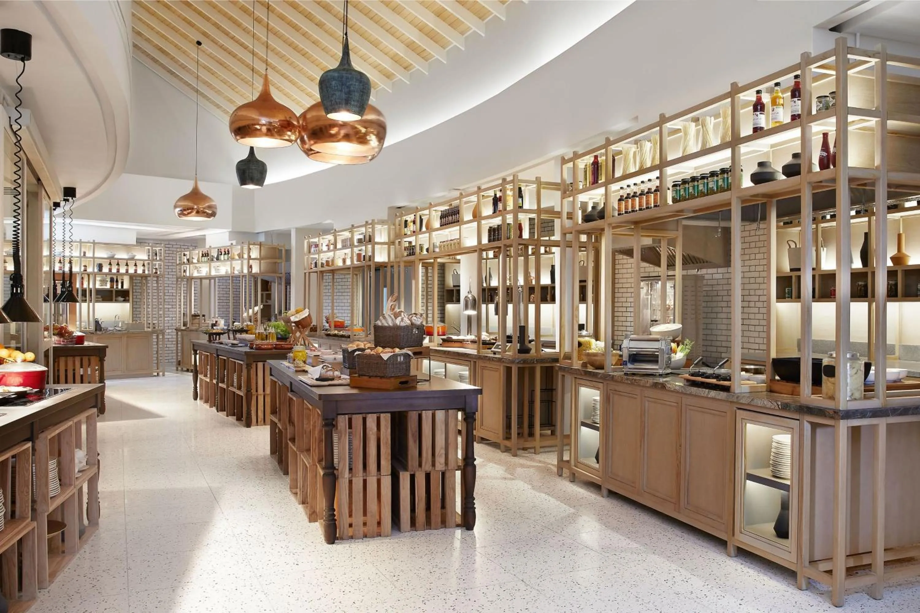 Breakfast in Le Meridien Maldives Resort & Spa