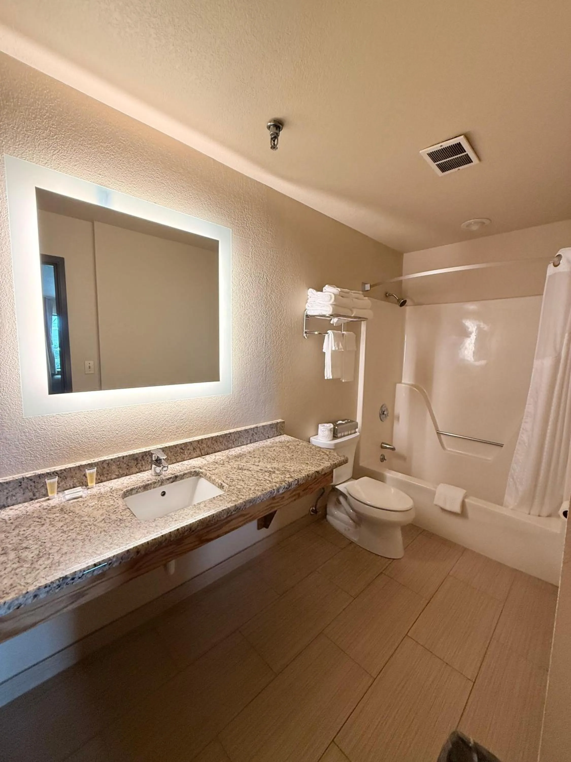 Super 8 by Wyndham Macon