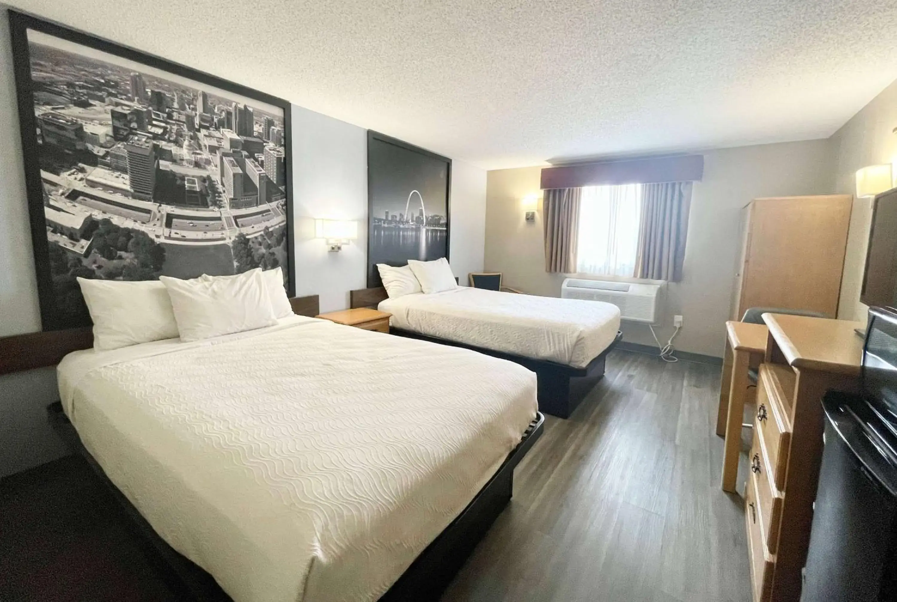 Deluxe Double Room with Two Double Beds - Non-Smoking in Super 8 by Wyndham St. Clair MO Deluxe Double Room with Two Double Beds - Non-Smoking in Super 8 by Wyndham St. Clair MO