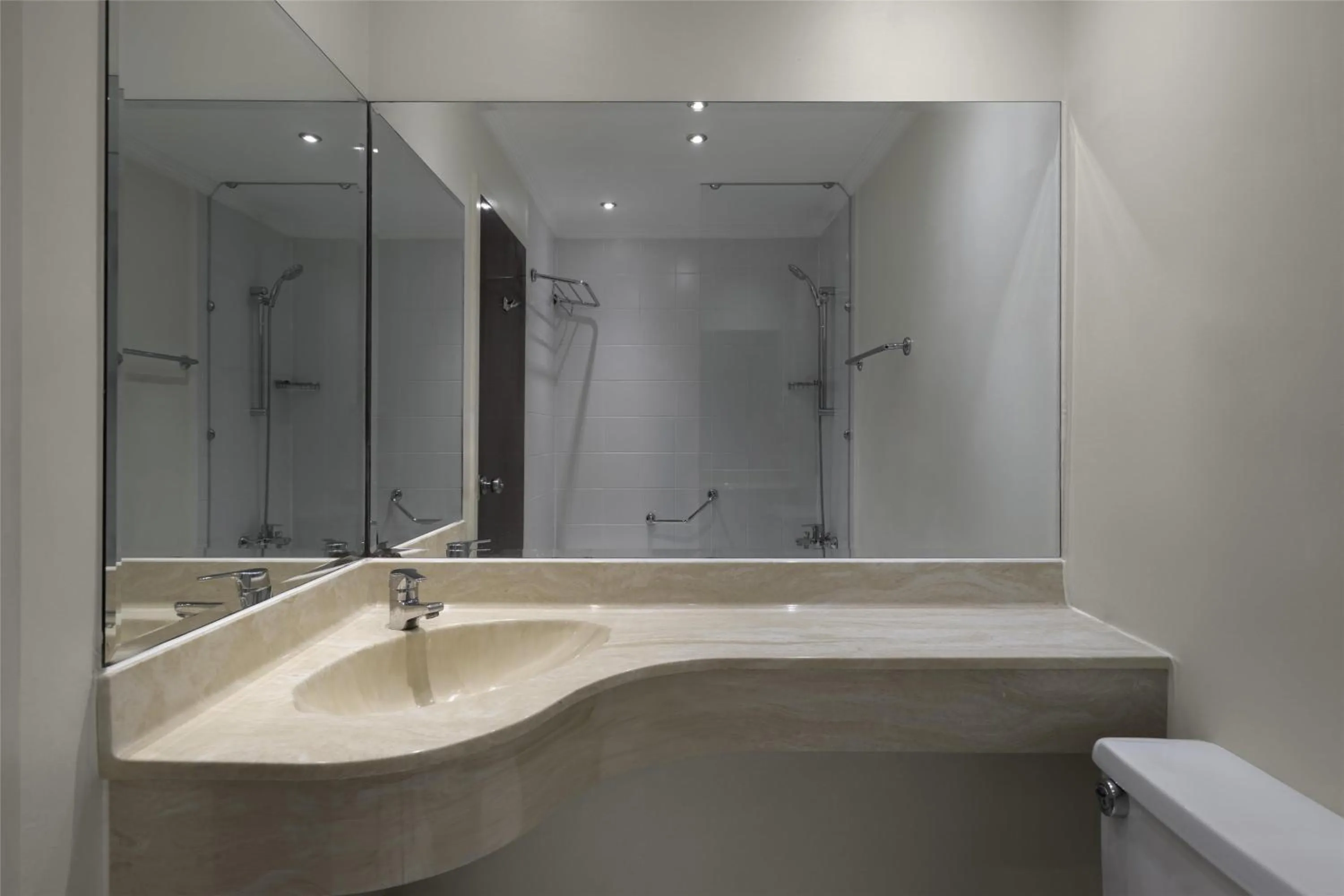 Bathroom in Radisson Blu Hotel, Yanbu