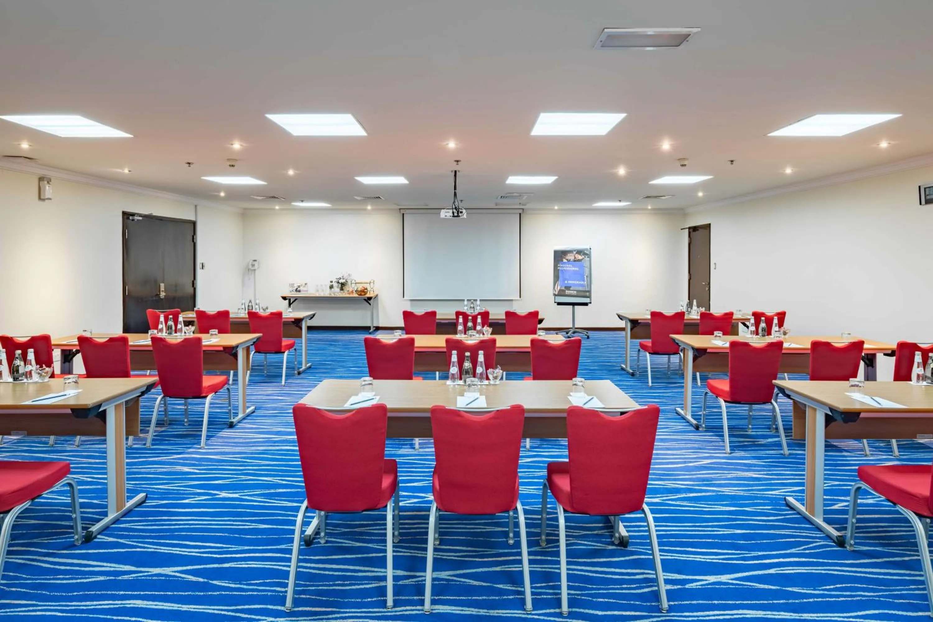 Meeting/conference room in Radisson Blu Hotel, Yanbu