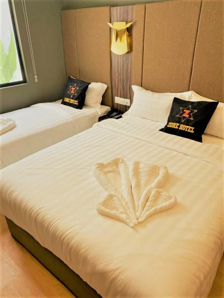 Photo of the whole room, Bed in Zone Hotel Ipoh