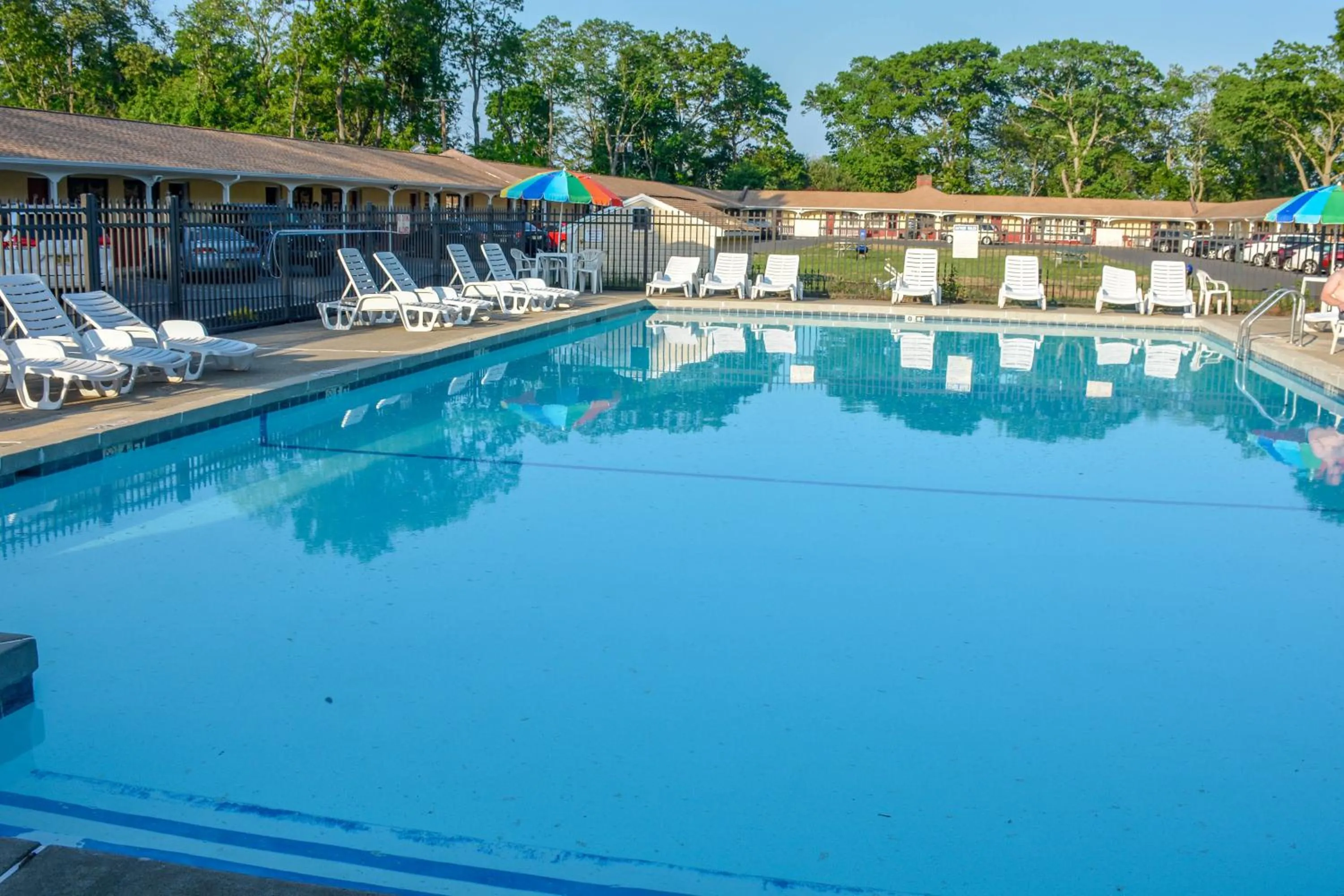 Swimming pool in Atlantic Inn and Suites - Wall Township