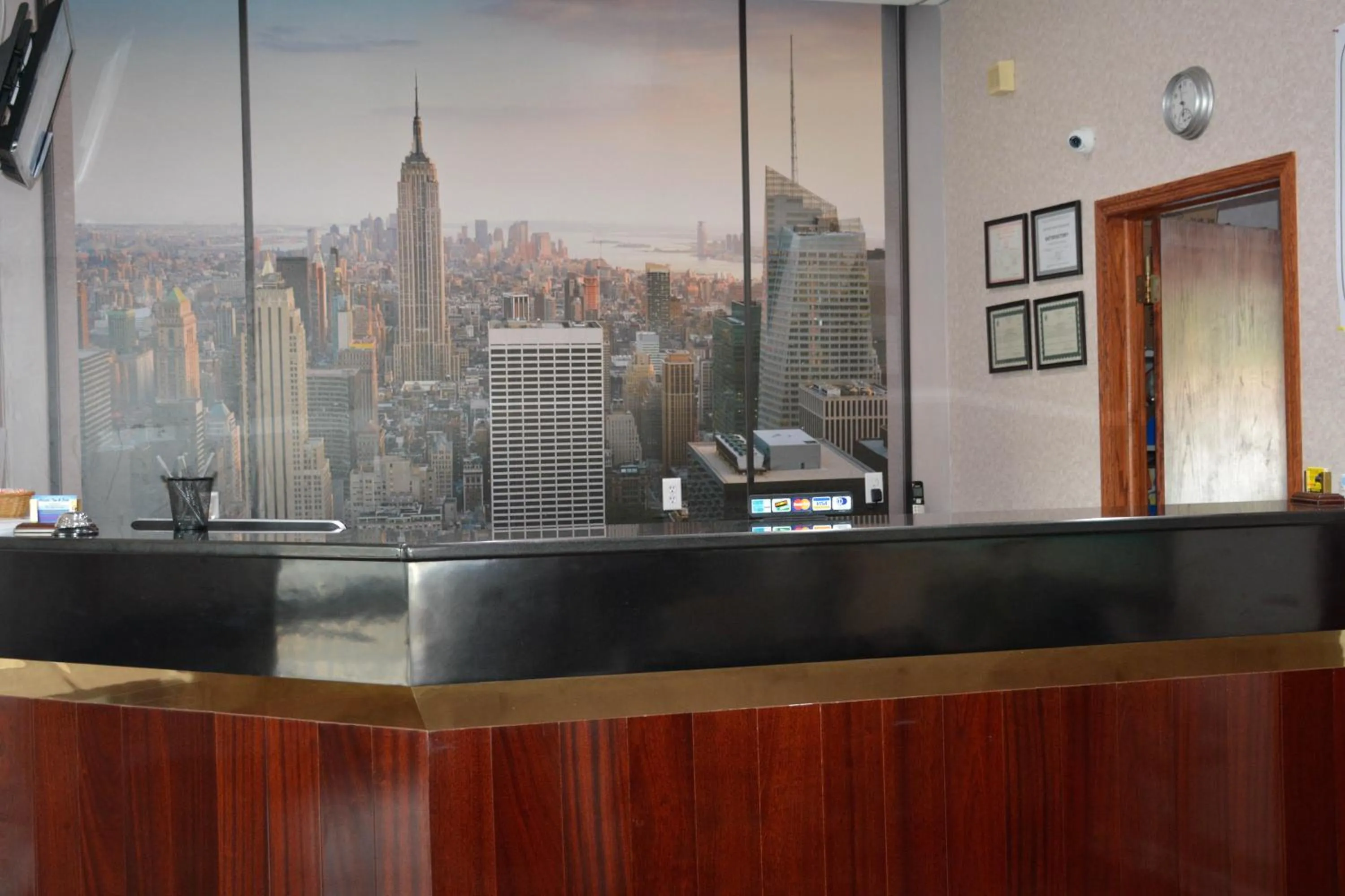 Lobby or reception in Atlantic Inn and Suites - Wall Township