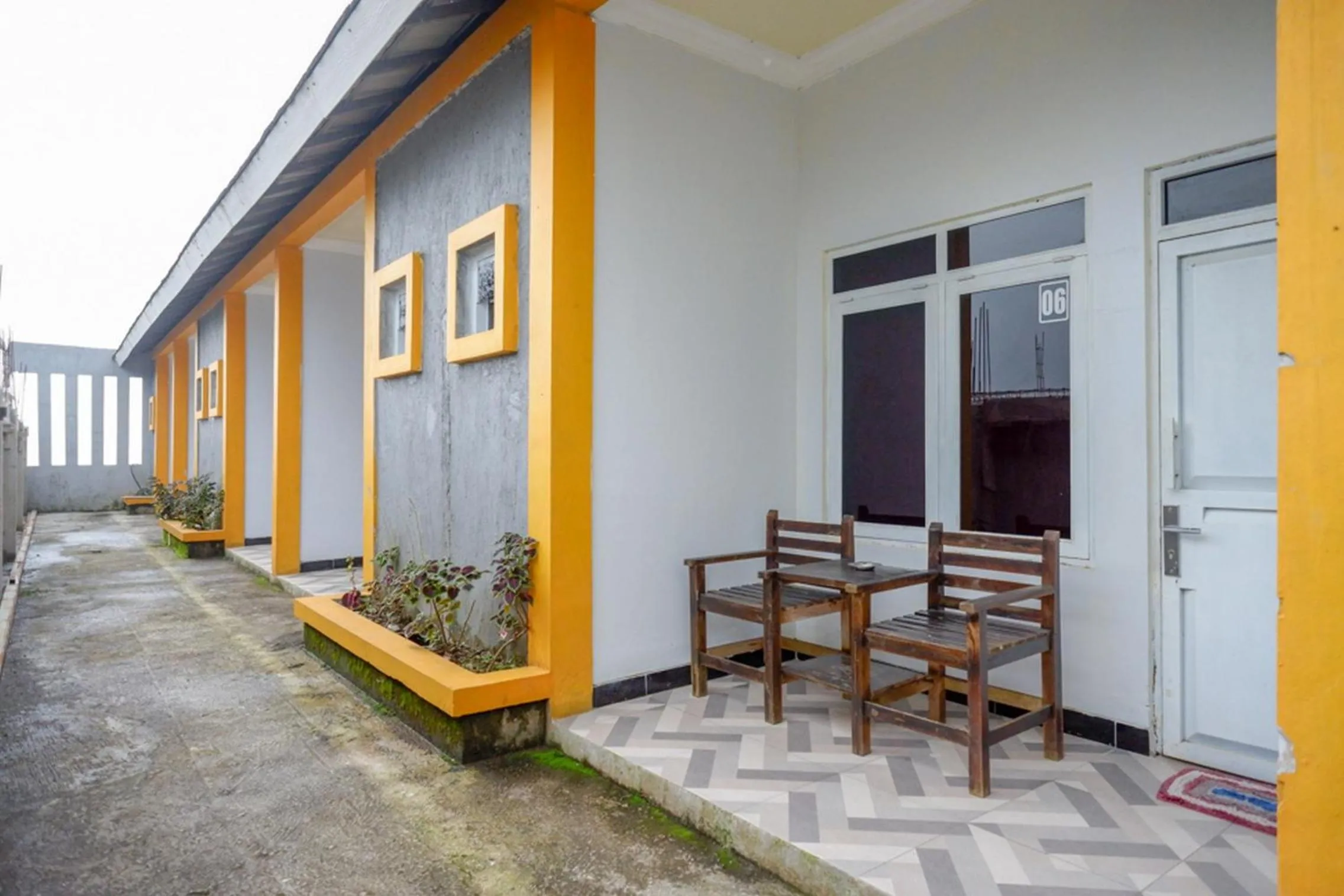 Property building in RedDoorz near Candi Cetho Karanganyar