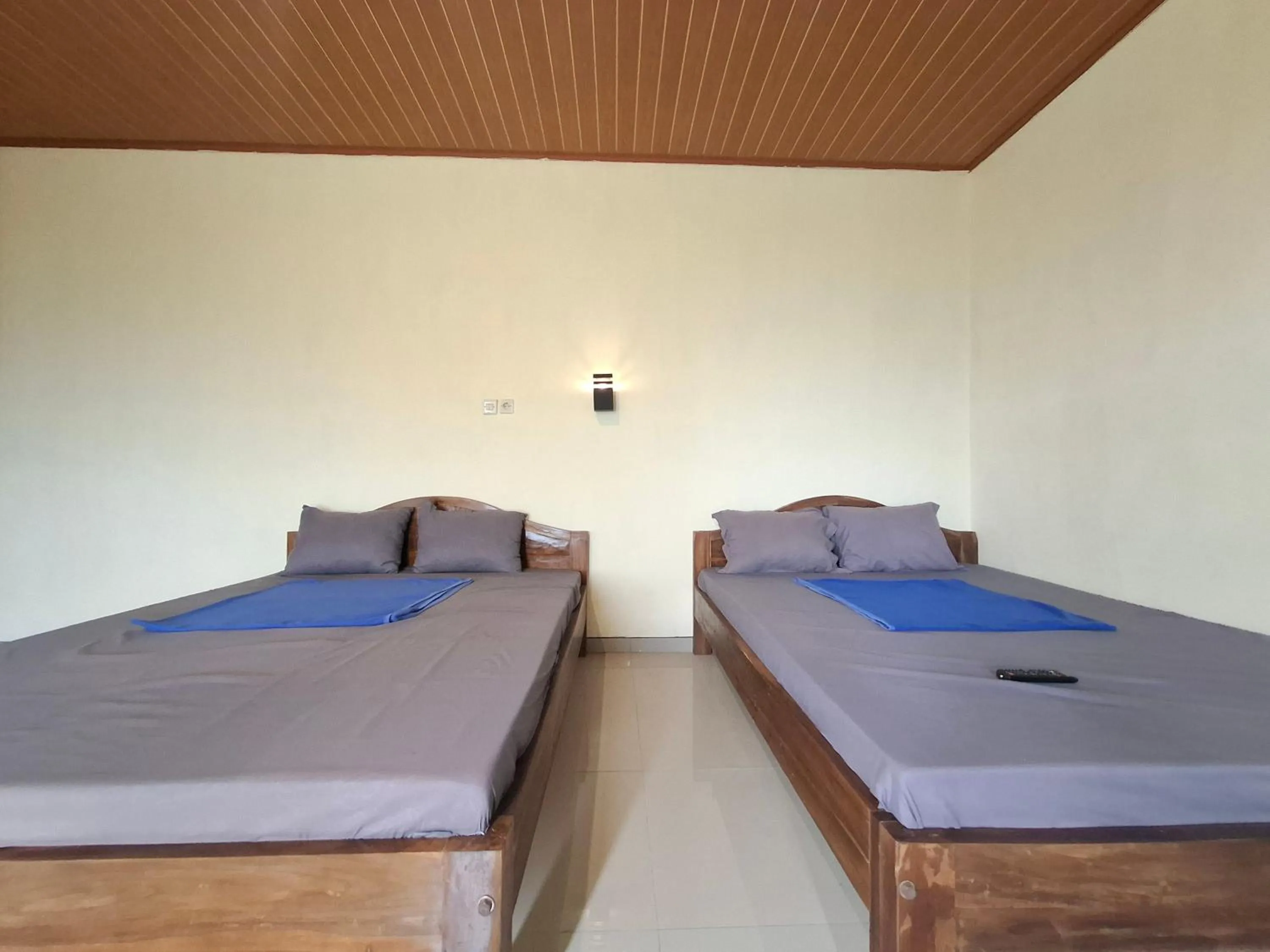 Bedroom, Bed in RedDoorz near Candi Cetho Karanganyar