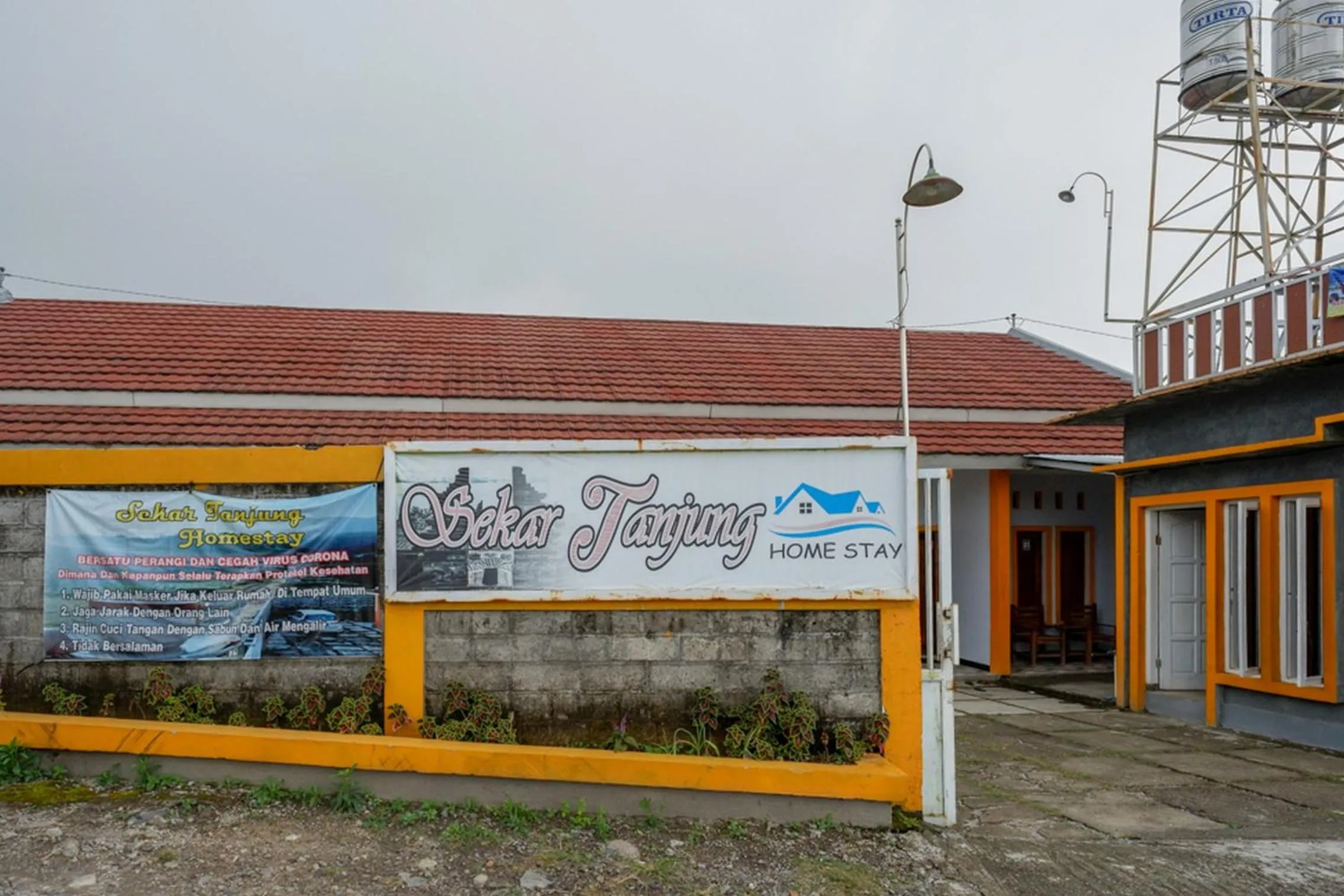 Property building in RedDoorz near Candi Cetho Karanganyar