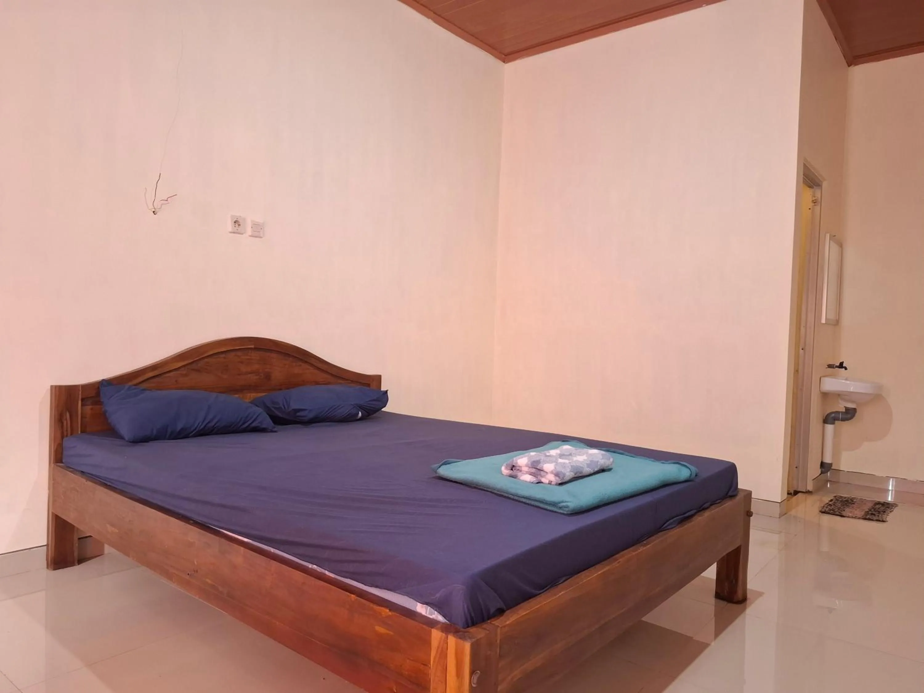 Bedroom, Bed in RedDoorz near Candi Cetho Karanganyar