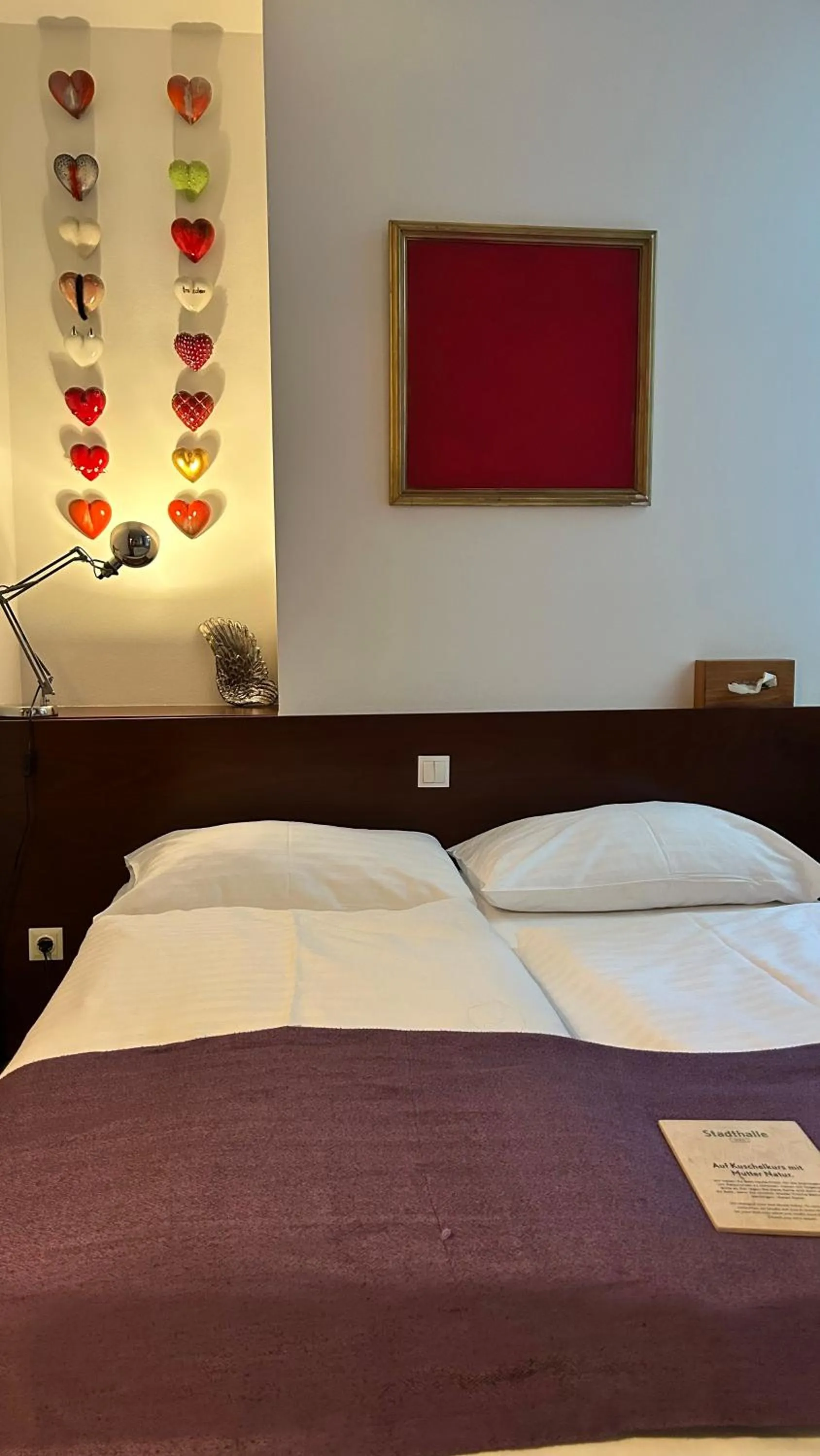 Bed in Pension Stadthalle