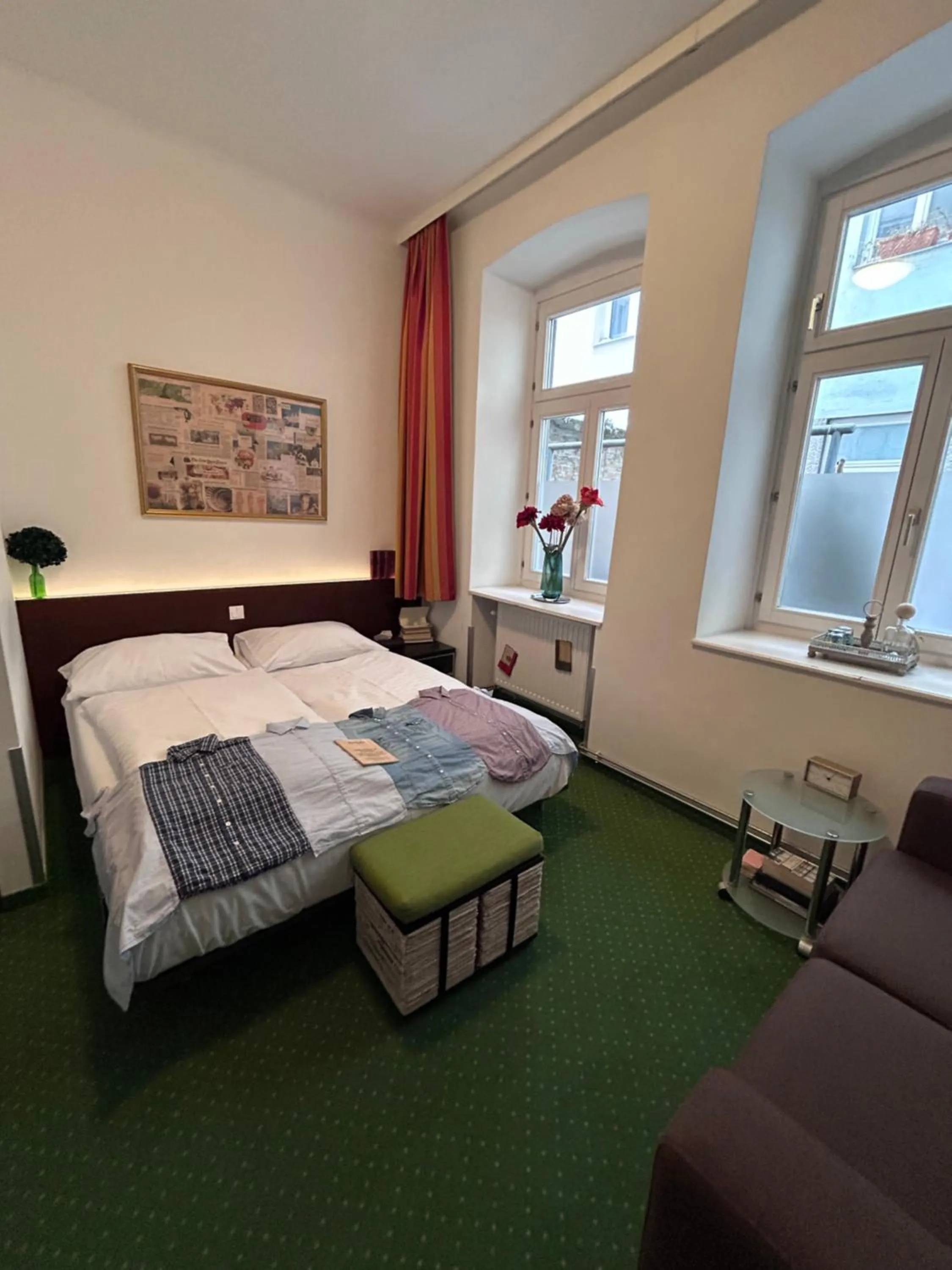 Bed in Pension Stadthalle