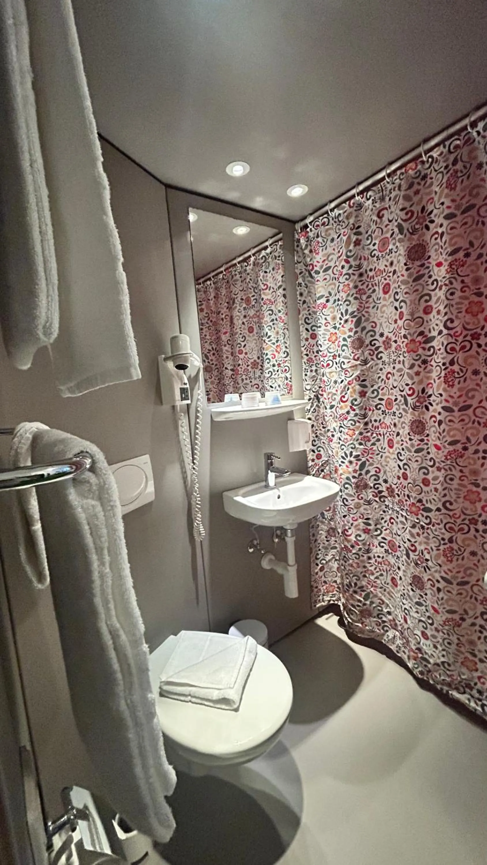 Shower in Pension Stadthalle