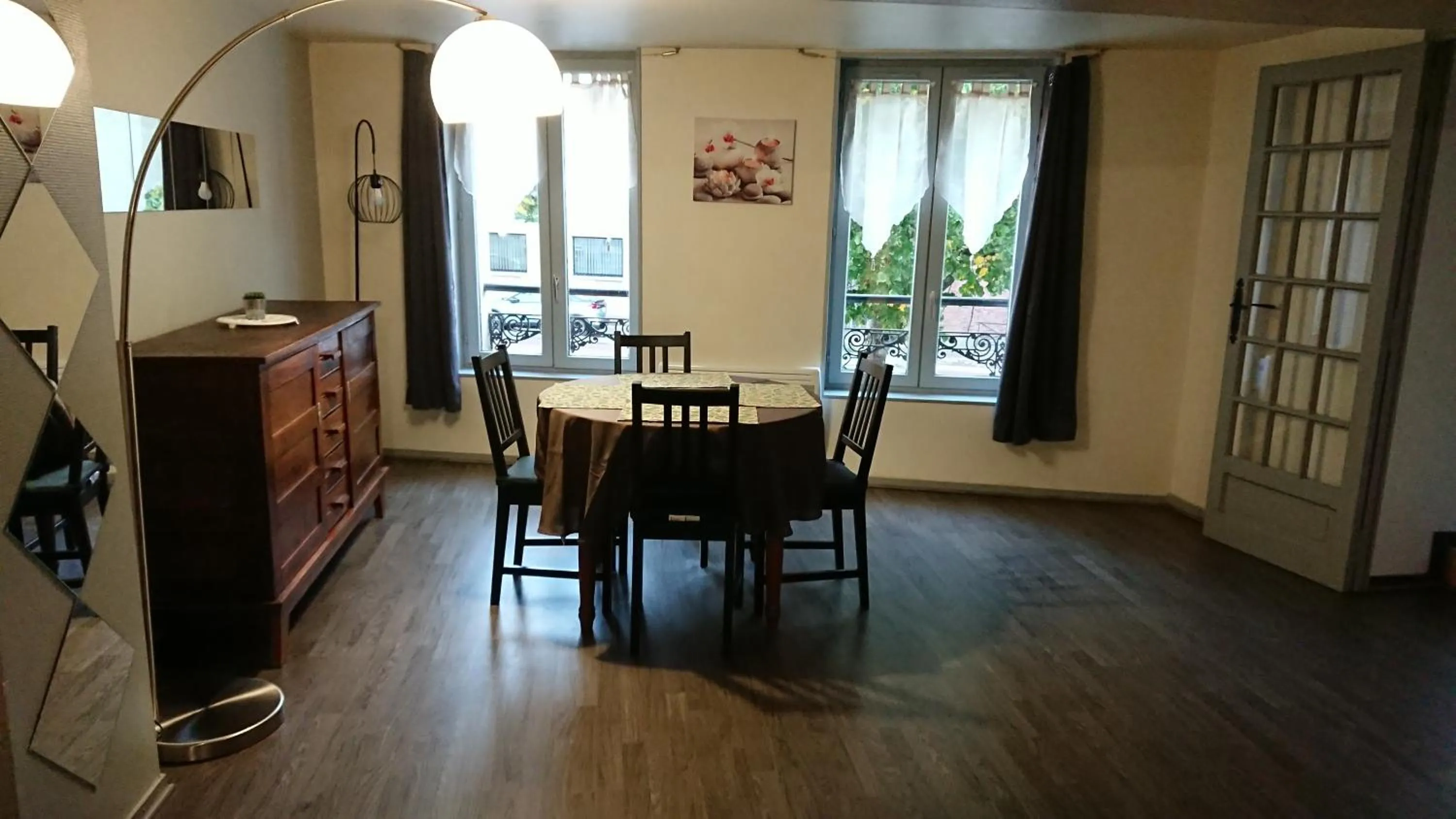 Dining area in Appartement Rouen à 400 m de la gare