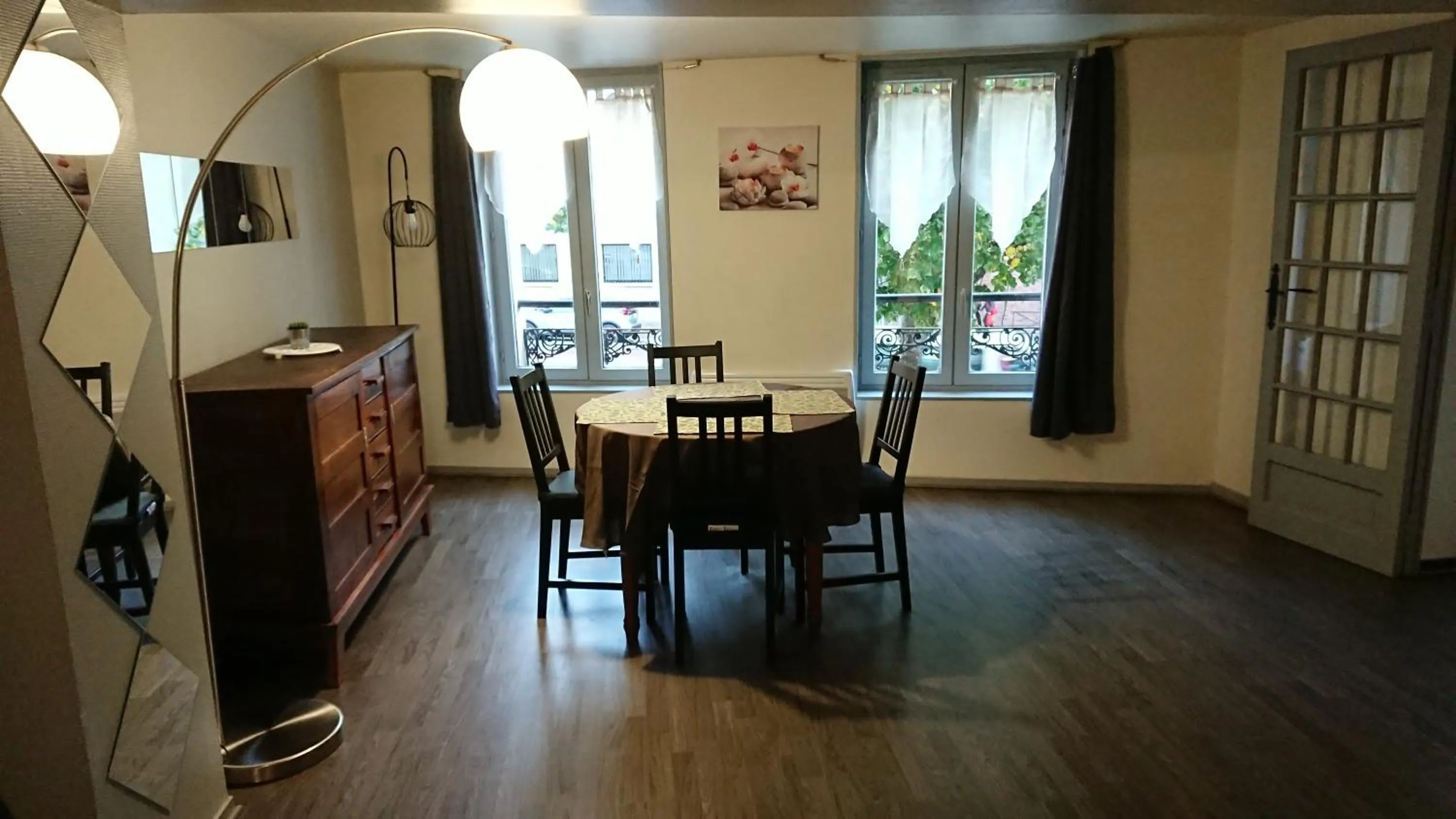 Dining area in Appartement Rouen à 400 m de la gare