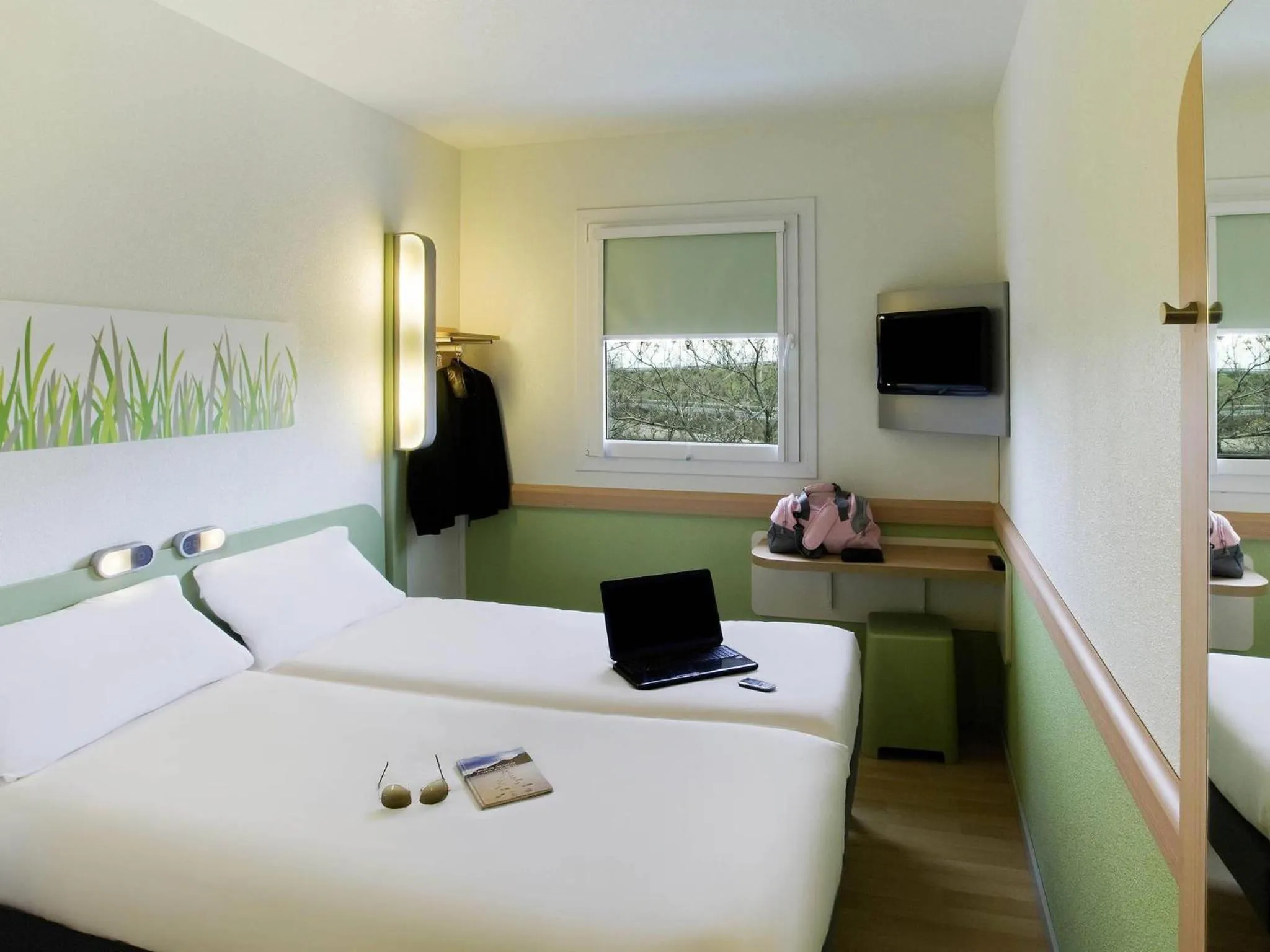 Bedroom, Bed in Ibis Budget Madrid Getafe