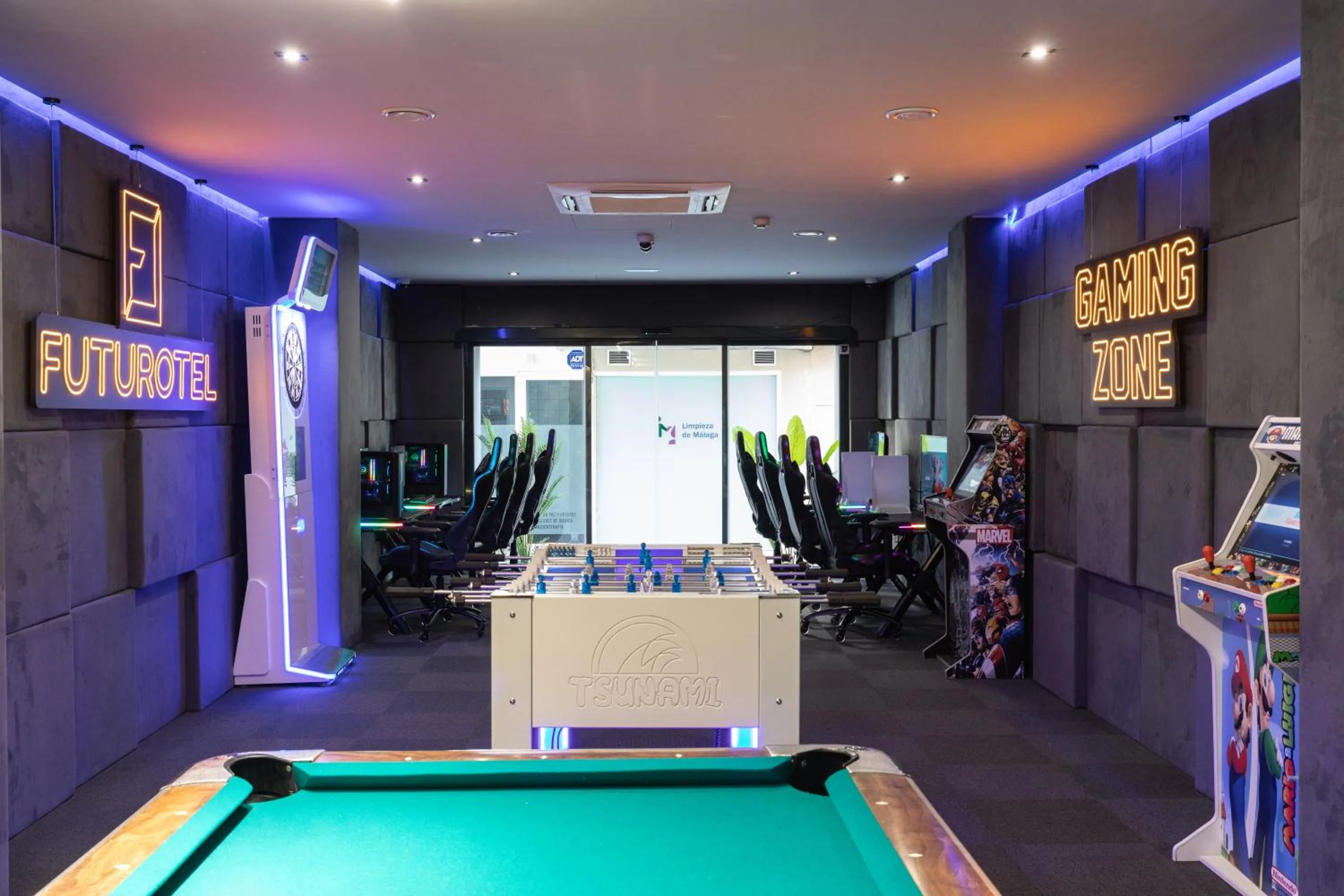 Billiard in Futurotel Malagueta Beach