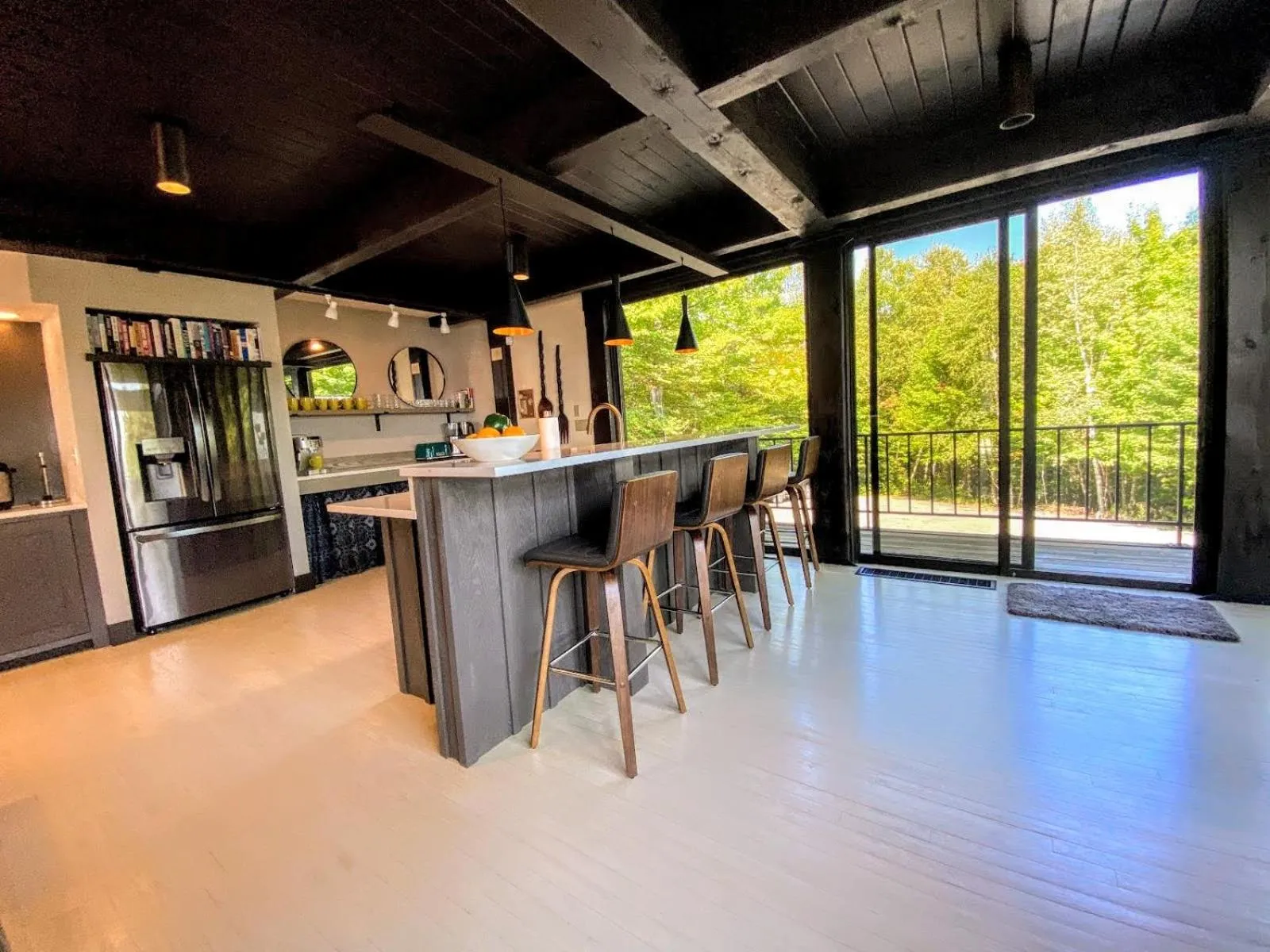 RL Breathtaking views and grand unique style private mountain retreat 4WD recommended