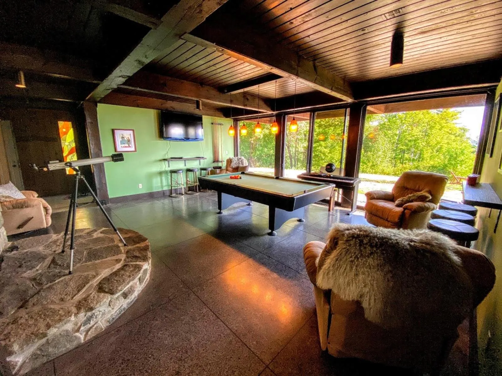 Other in RL Breathtaking views and grand unique style private mountain retreat 4WD recommended