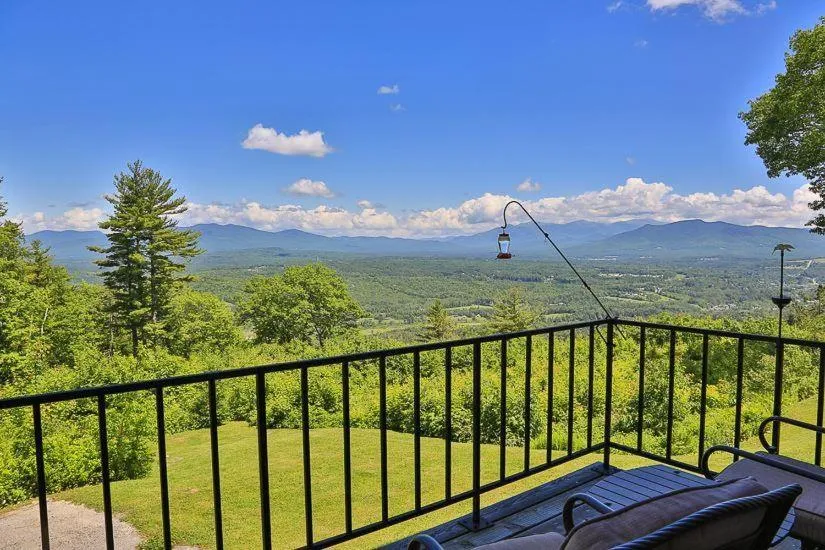 RL Breathtaking views and grand unique style private mountain retreat 4WD recommended