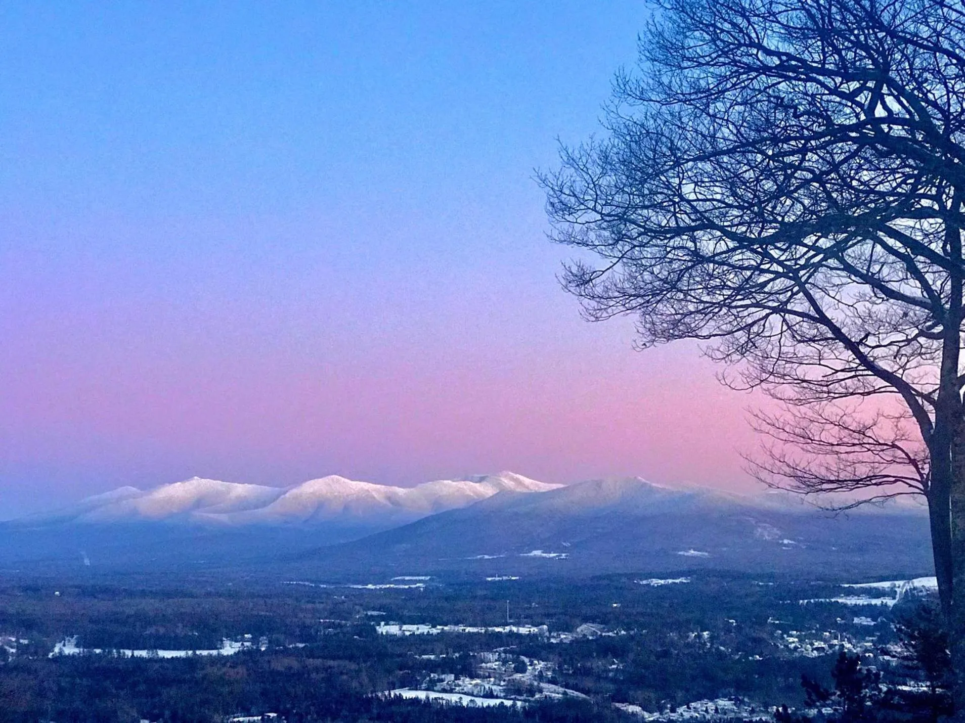 RL Breathtaking views and grand unique style private mountain retreat 4WD recommended