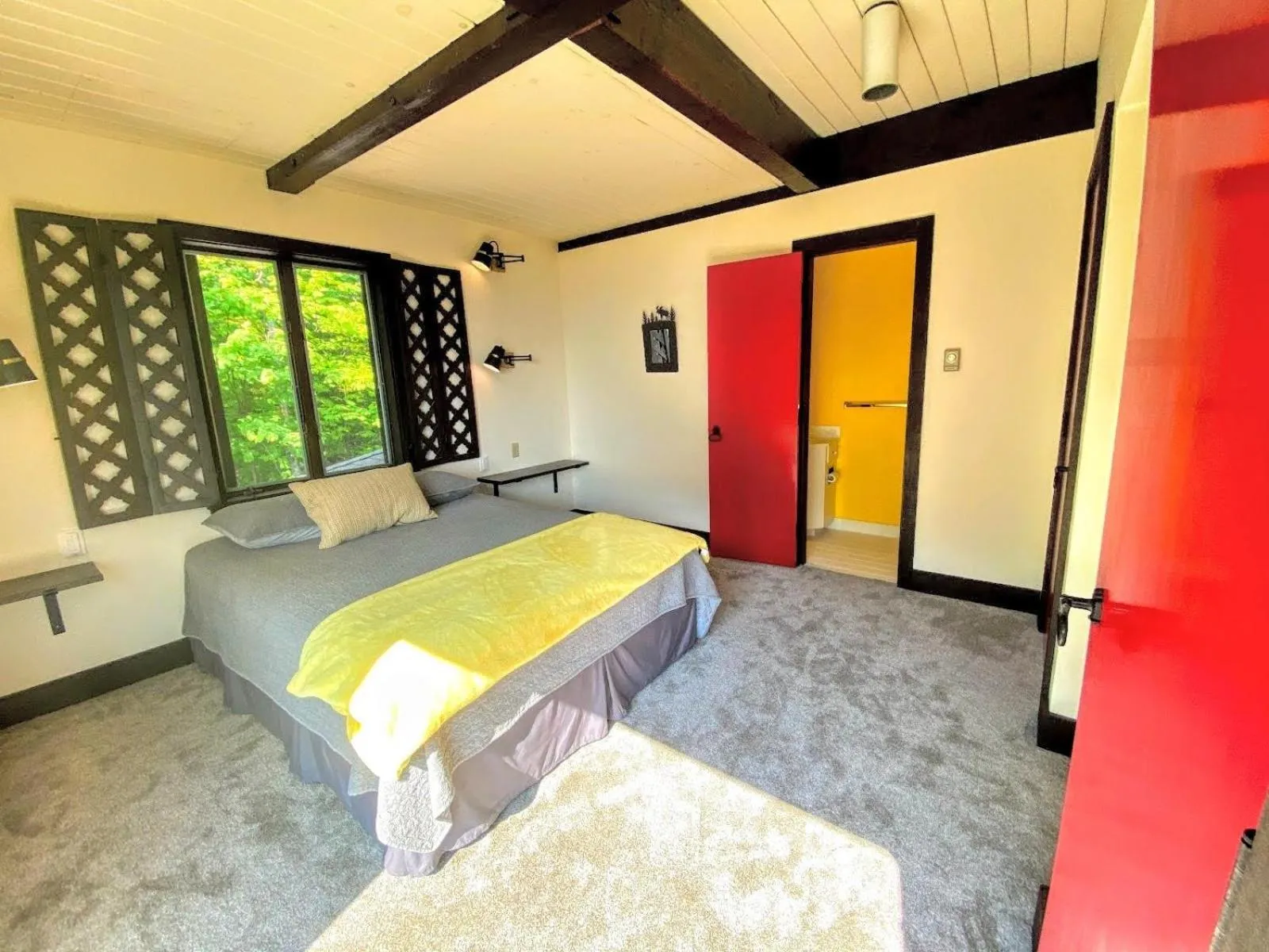 Bed in RL Breathtaking views and grand unique style private mountain retreat 4WD recommended