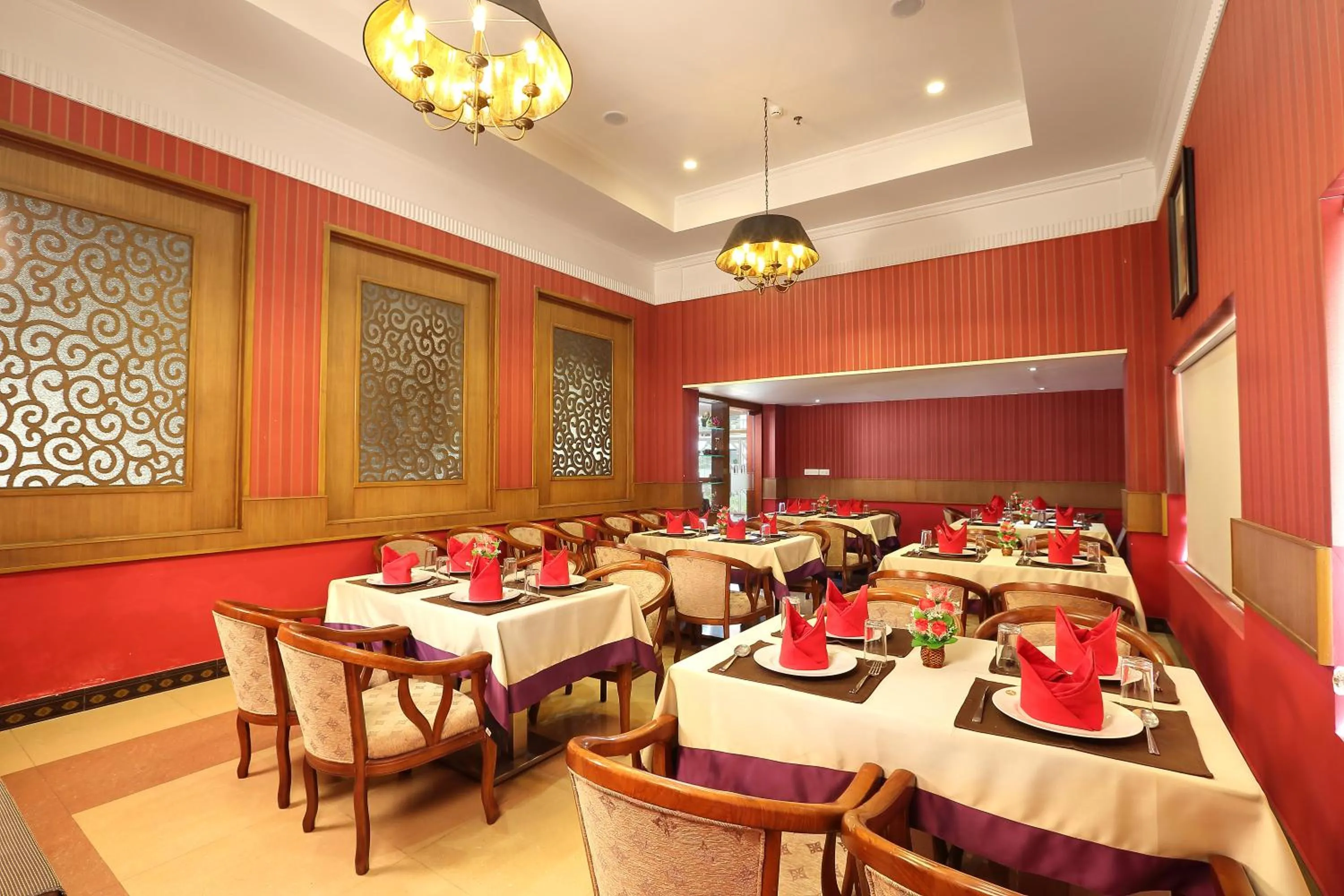 Restaurant/places to eat in Cochin Legacy