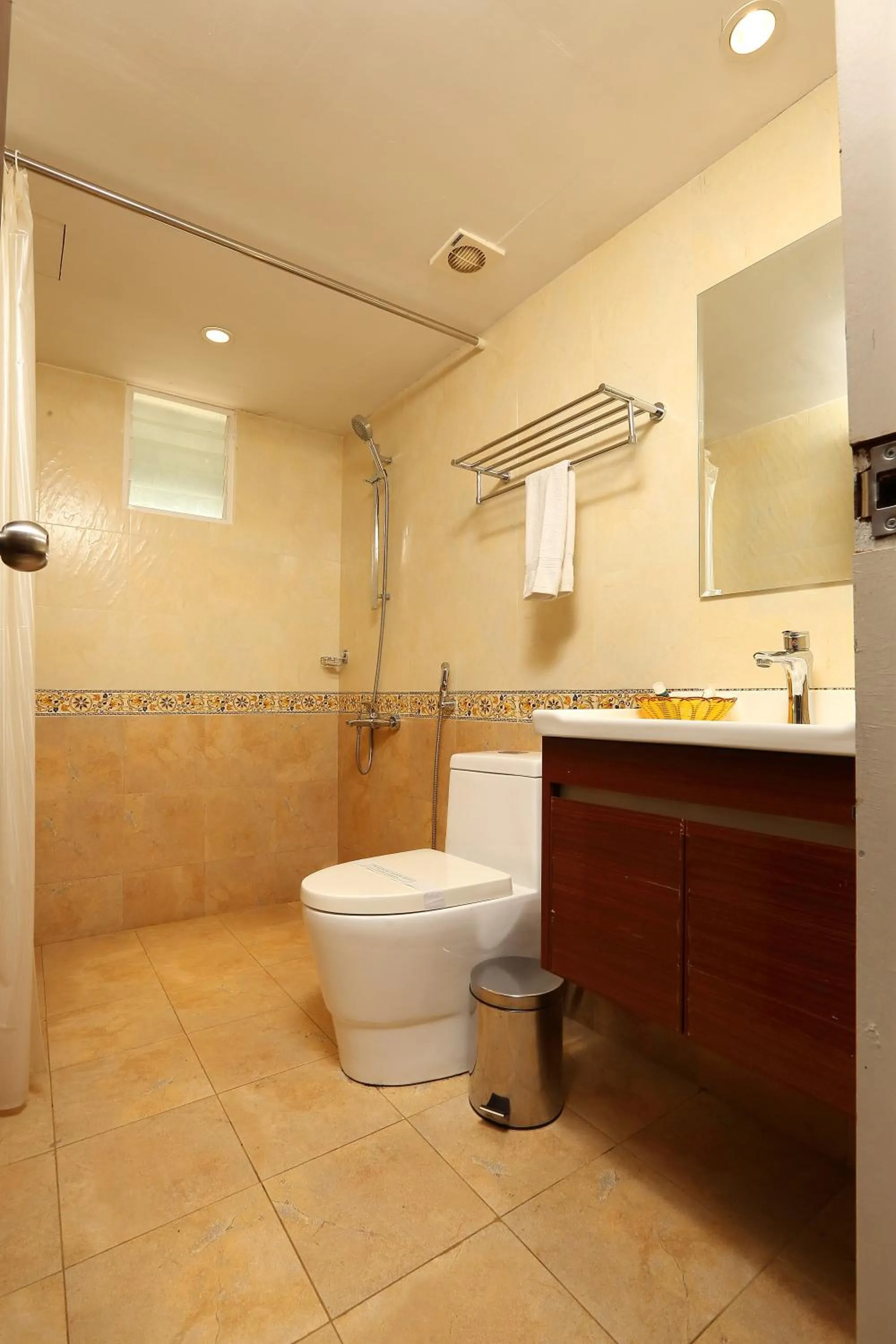 Bathroom in Cochin Legacy