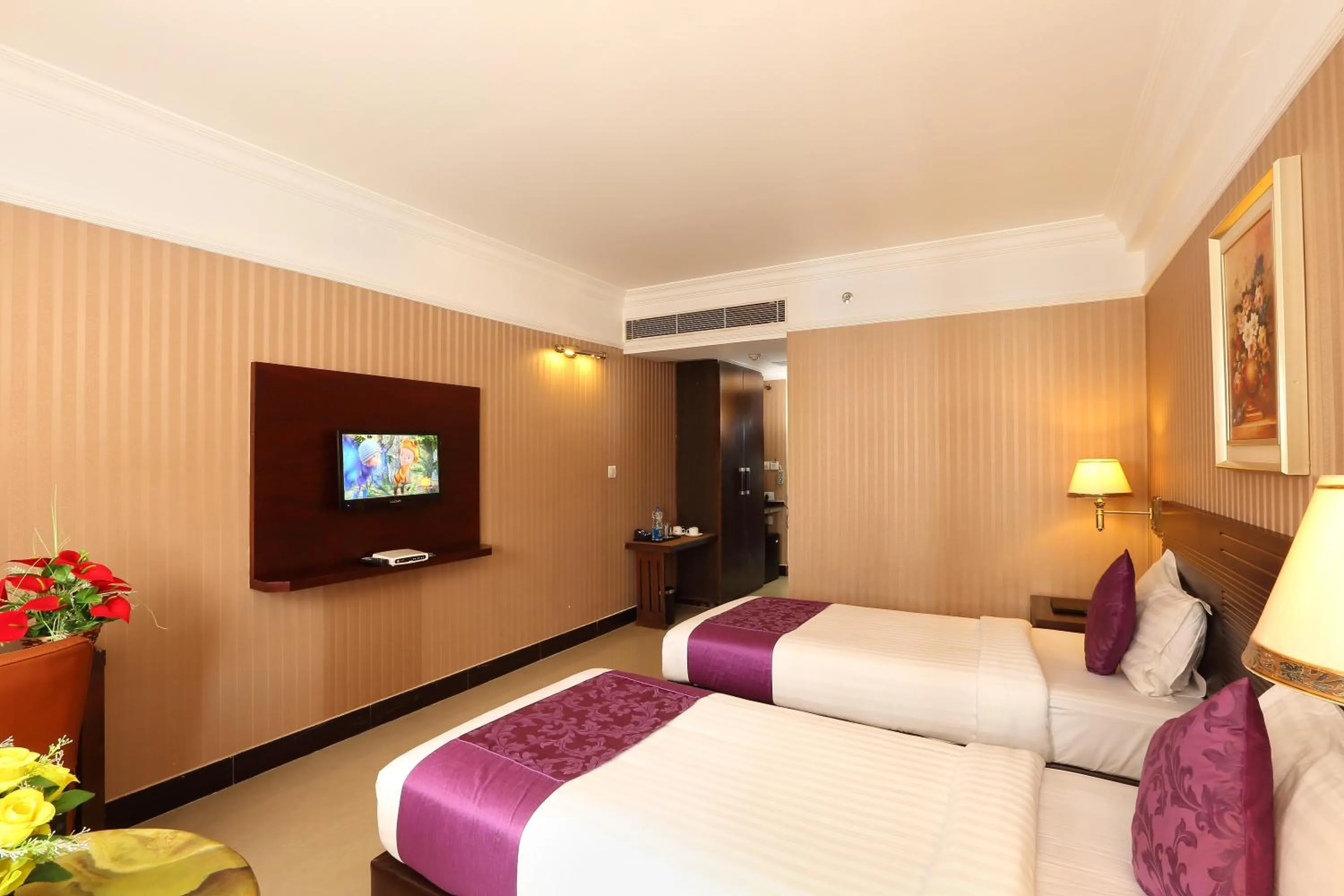 Bedroom, Bed in Cochin Legacy