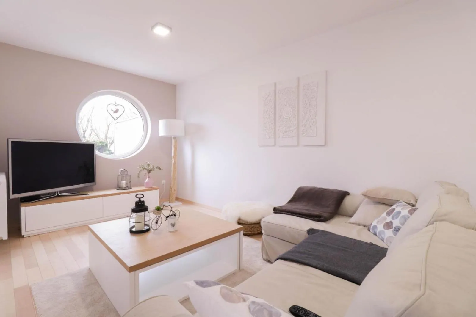TV and multimedia in House Eden with Mountain Views