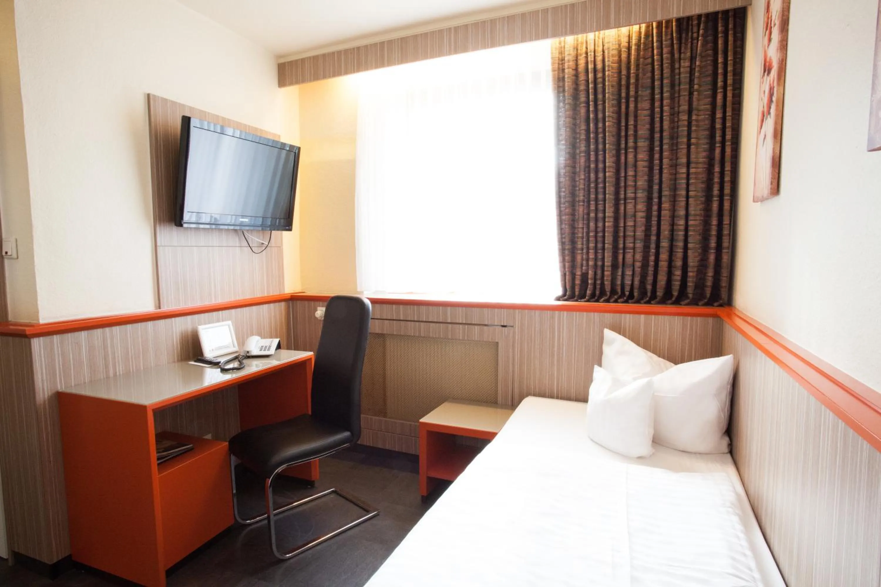 Photo of the whole room, Bed in Trip Inn Hotel Ariane