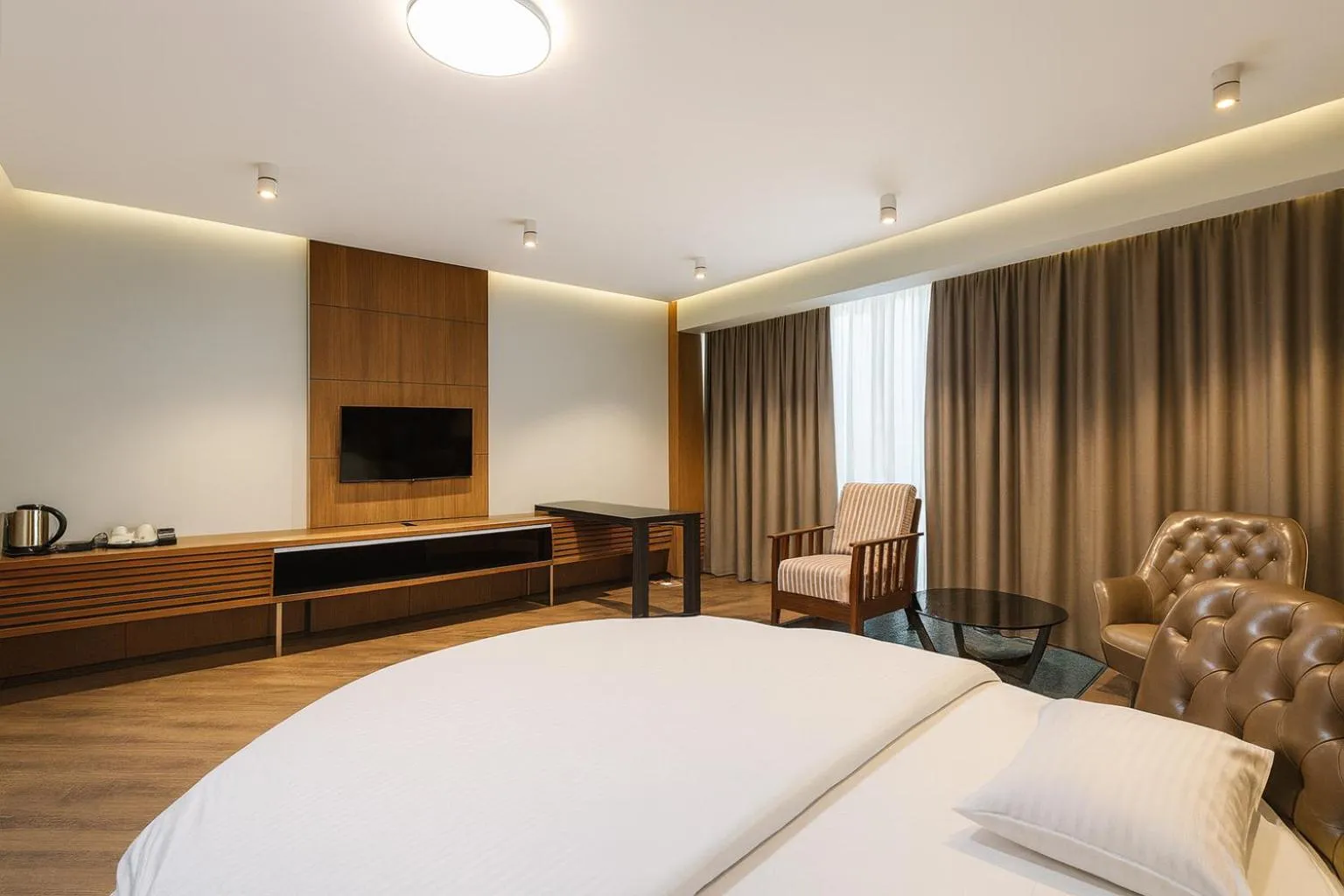 Bed in Golden Palace Hotel