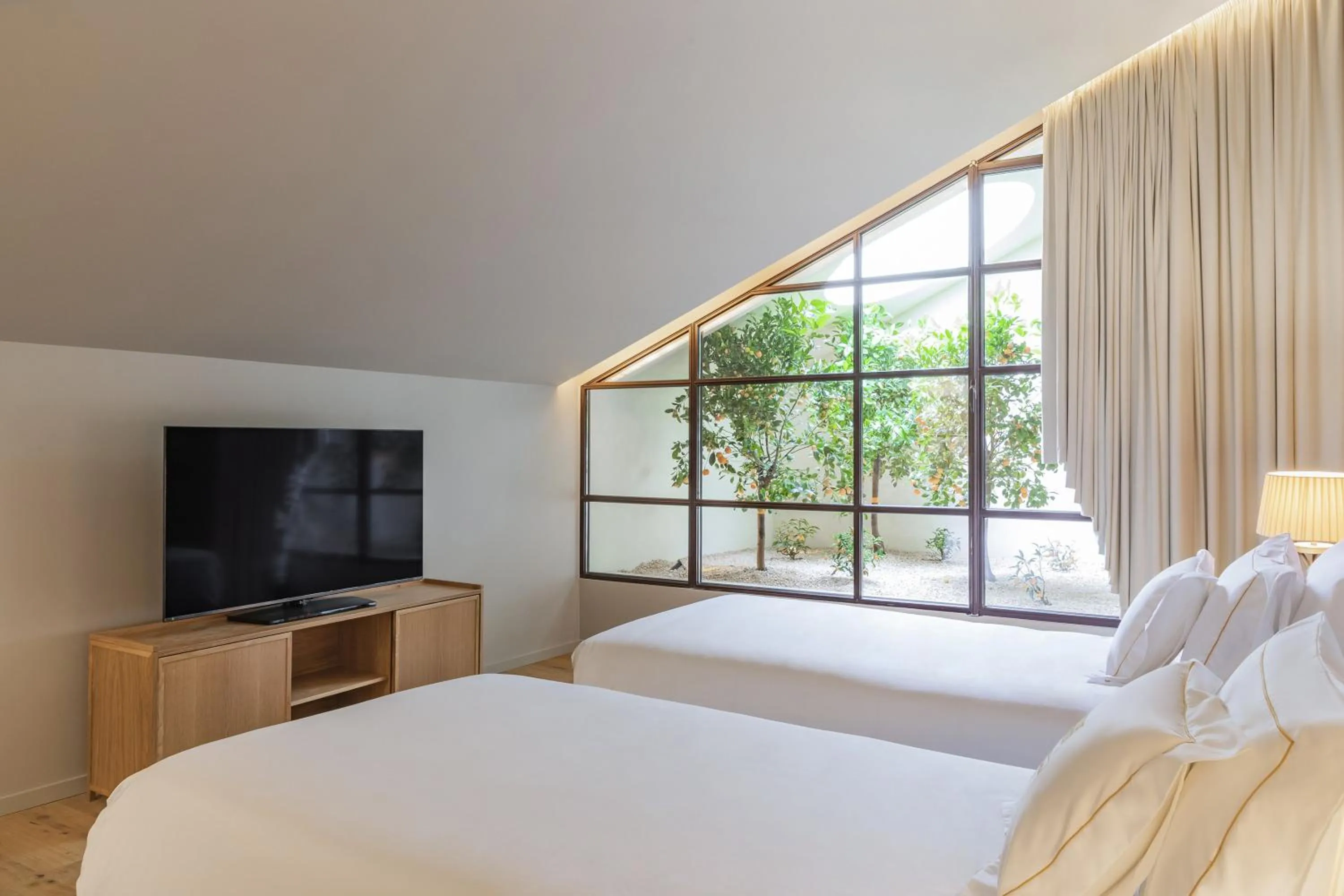 Photo of the whole room, Bed in Casa da Companhia Hotel & Spa, Vignette Collection by IHG