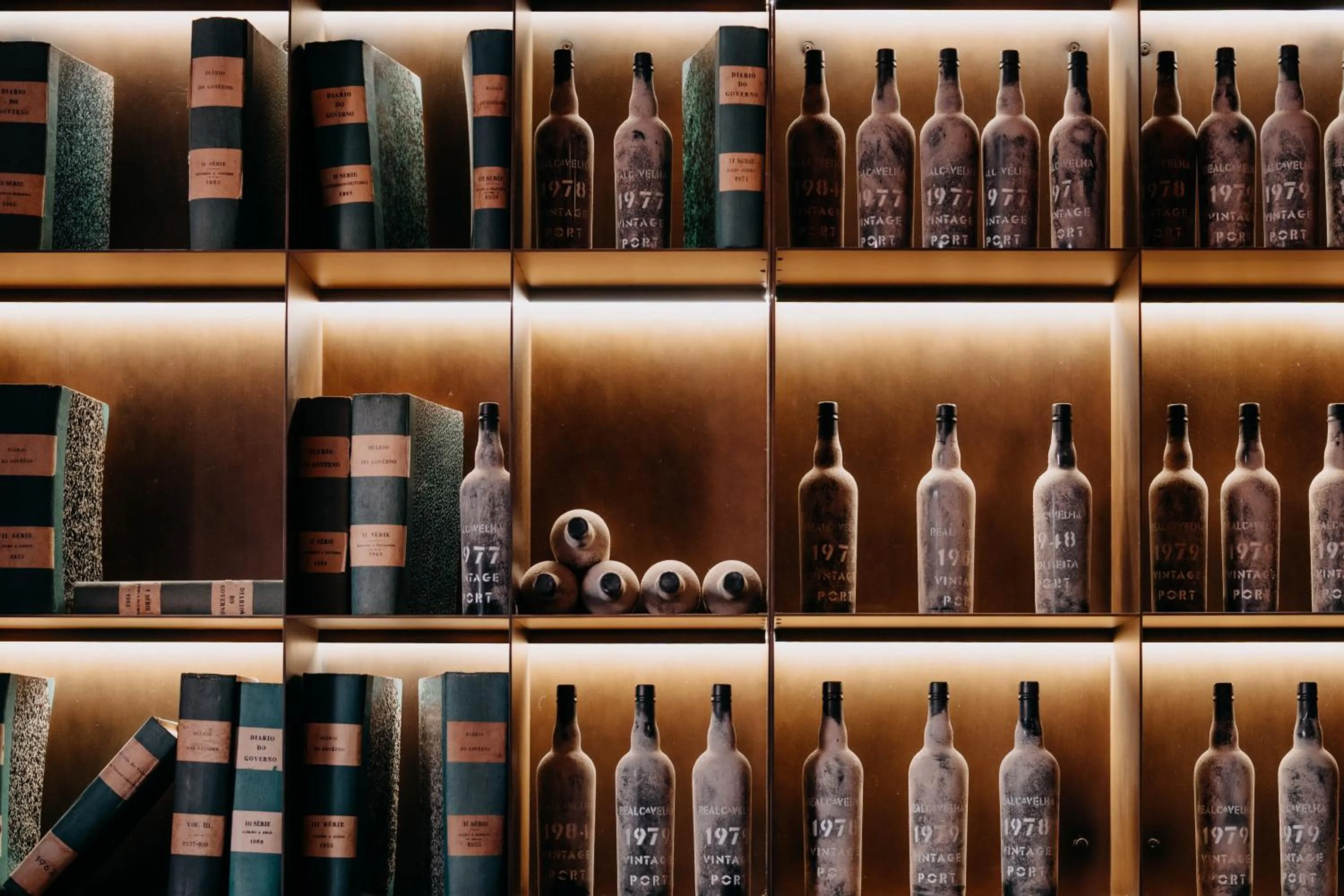 Restaurant/places to eat in Casa da Companhia Hotel & Spa, Vignette Collection by IHG