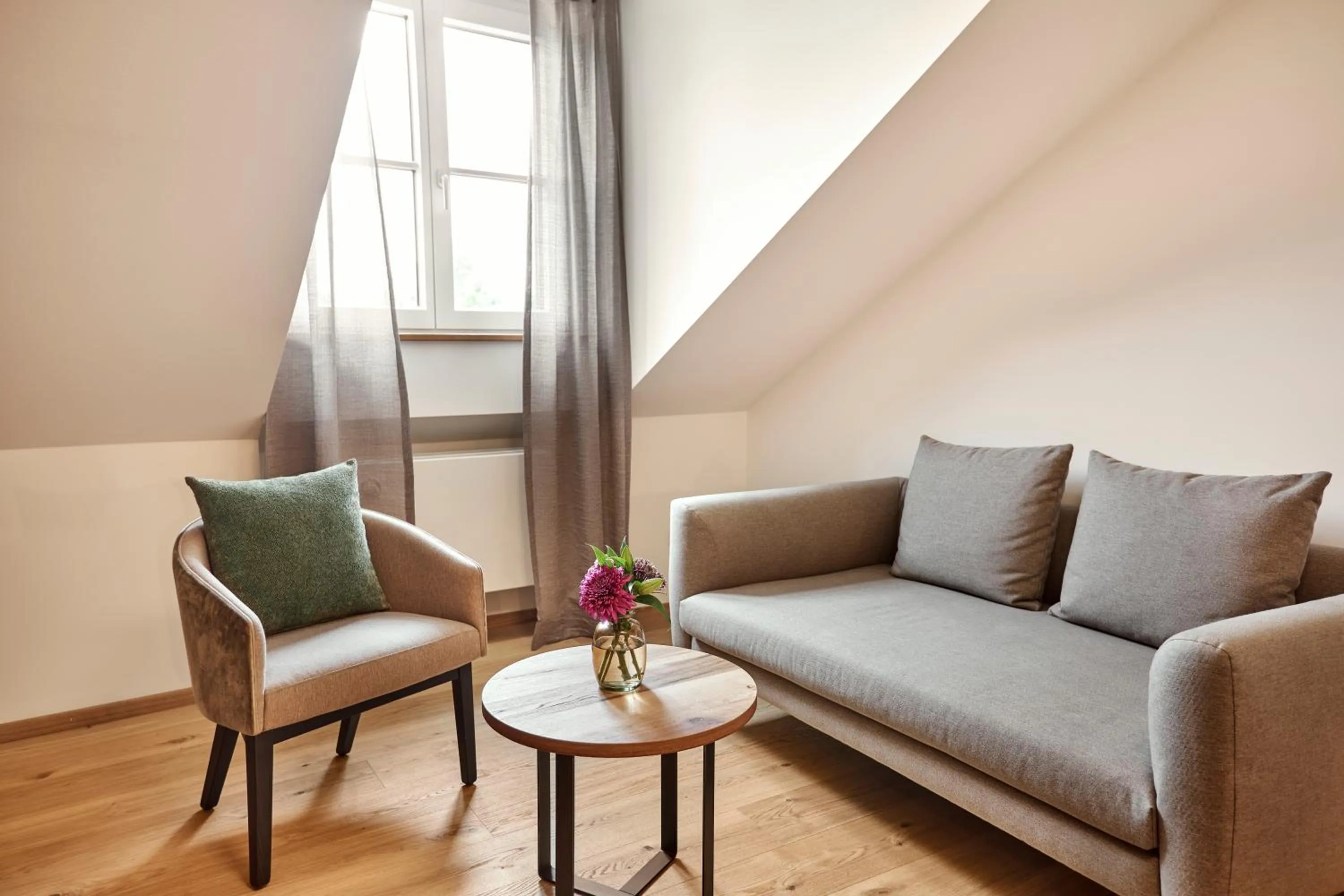 Hotel Auf der Gsteig GmbH