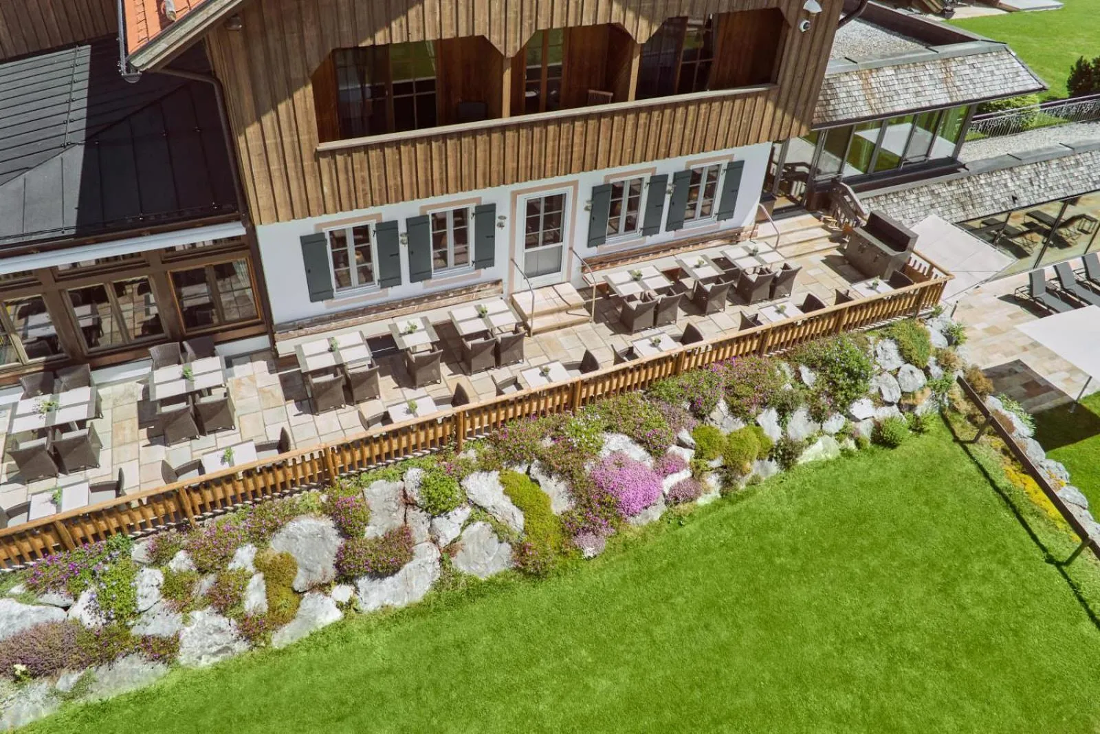 Hotel Auf der Gsteig GmbH