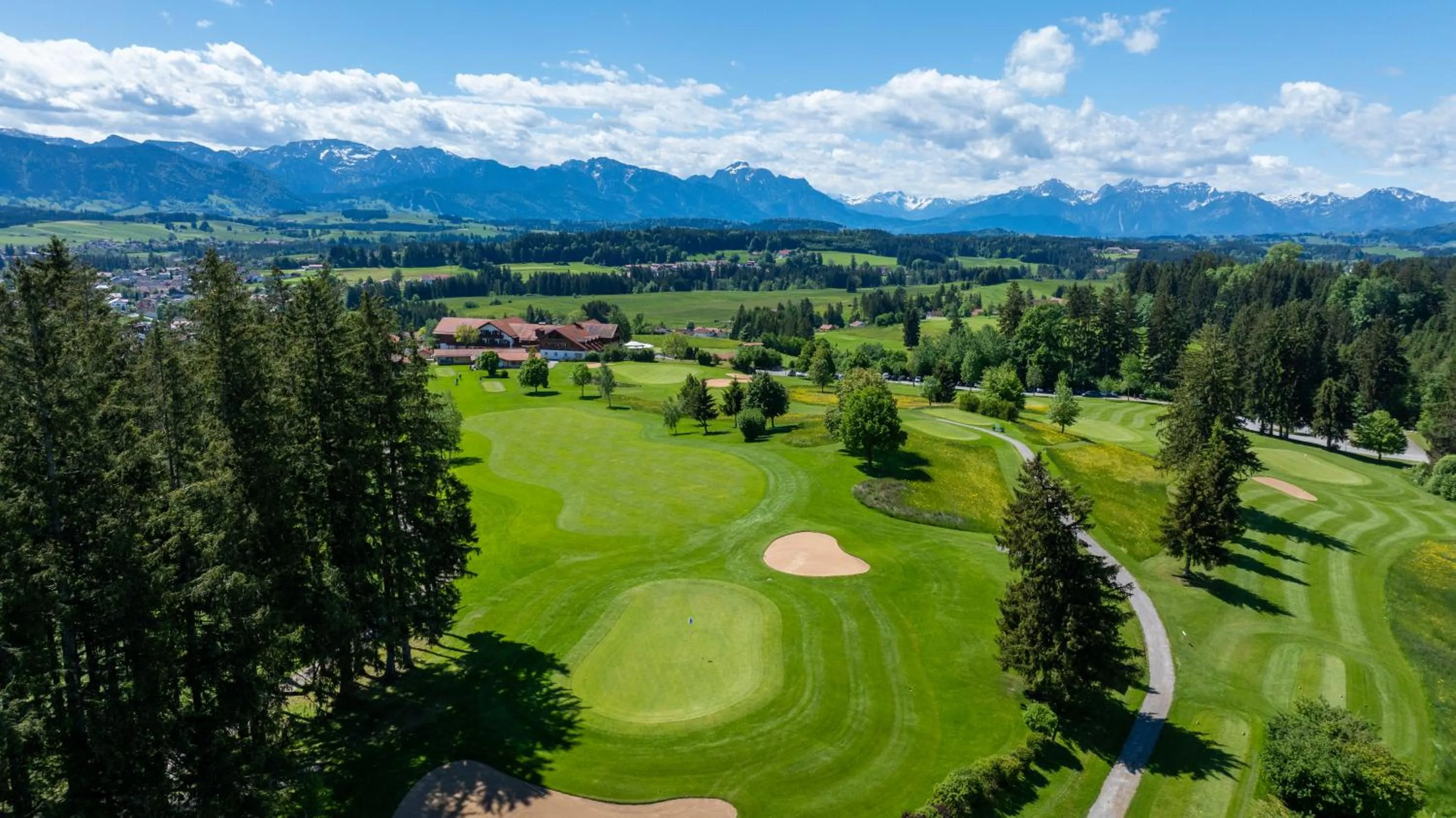 Hotel Auf der Gsteig GmbH